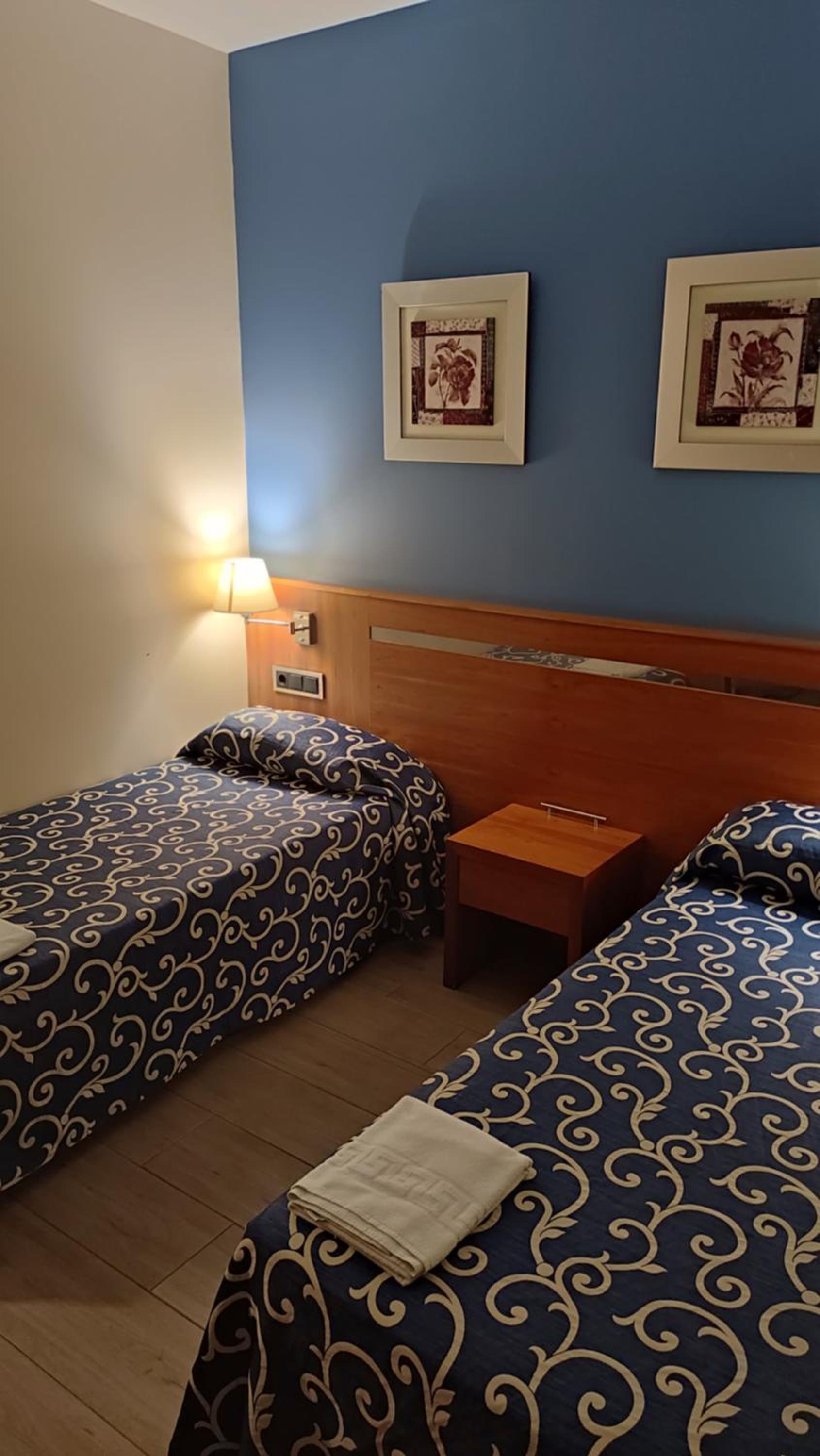 Twin Room - Photo 1