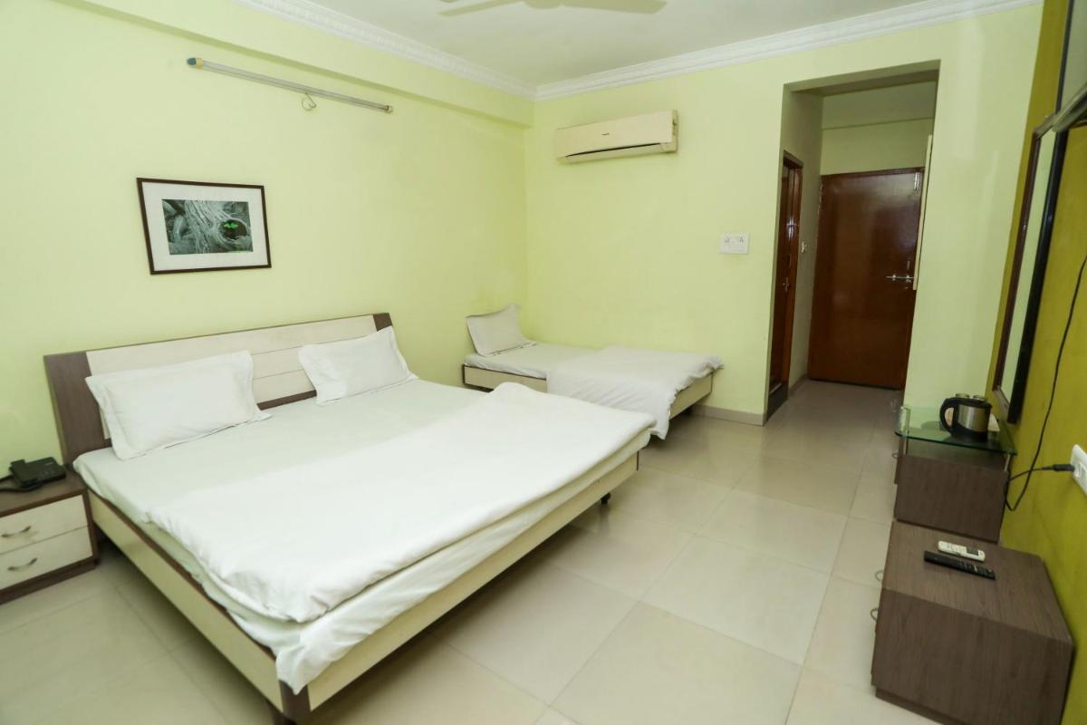 Standard Double Room - Photo 9
