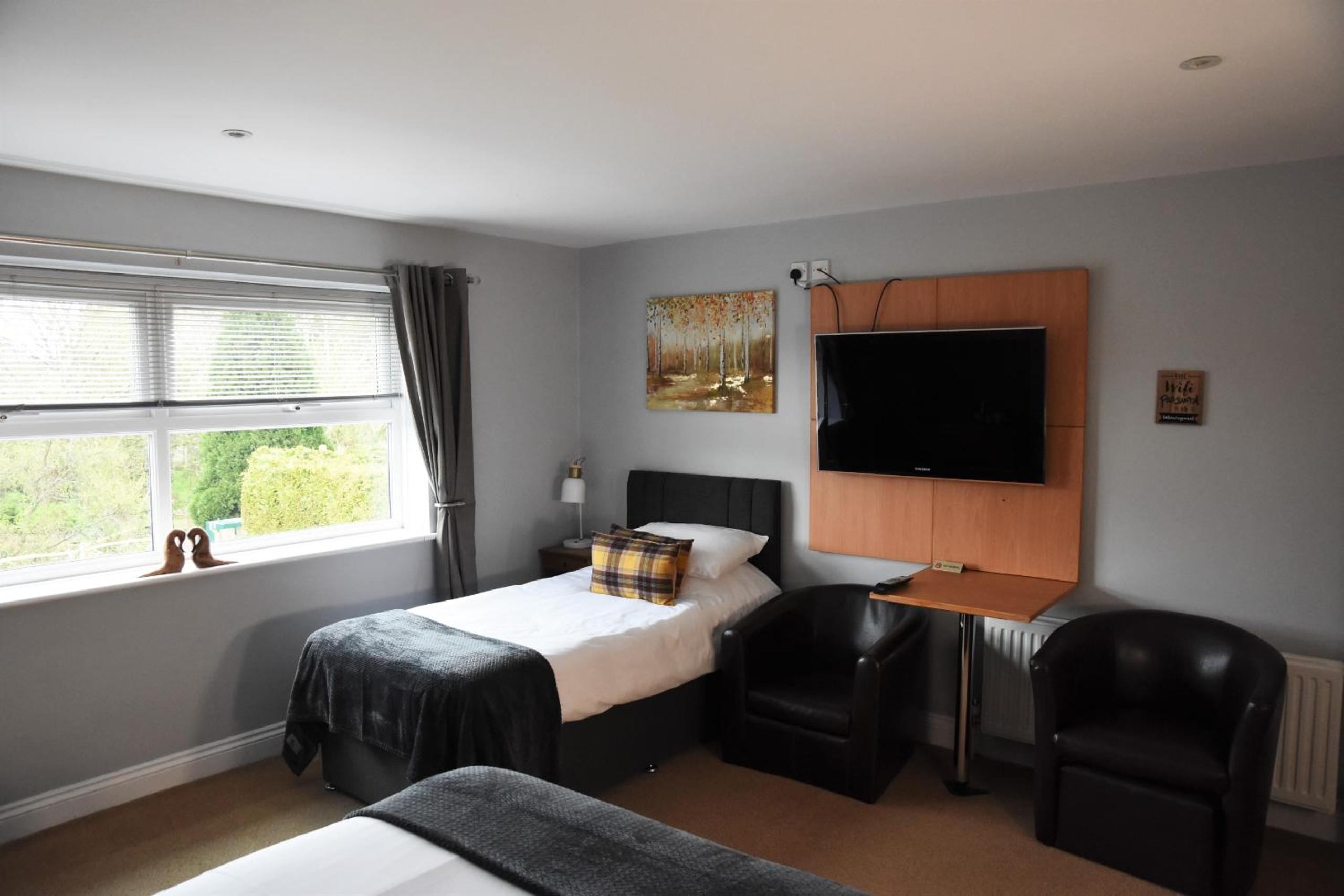 Triple Room with Bath photo 3
