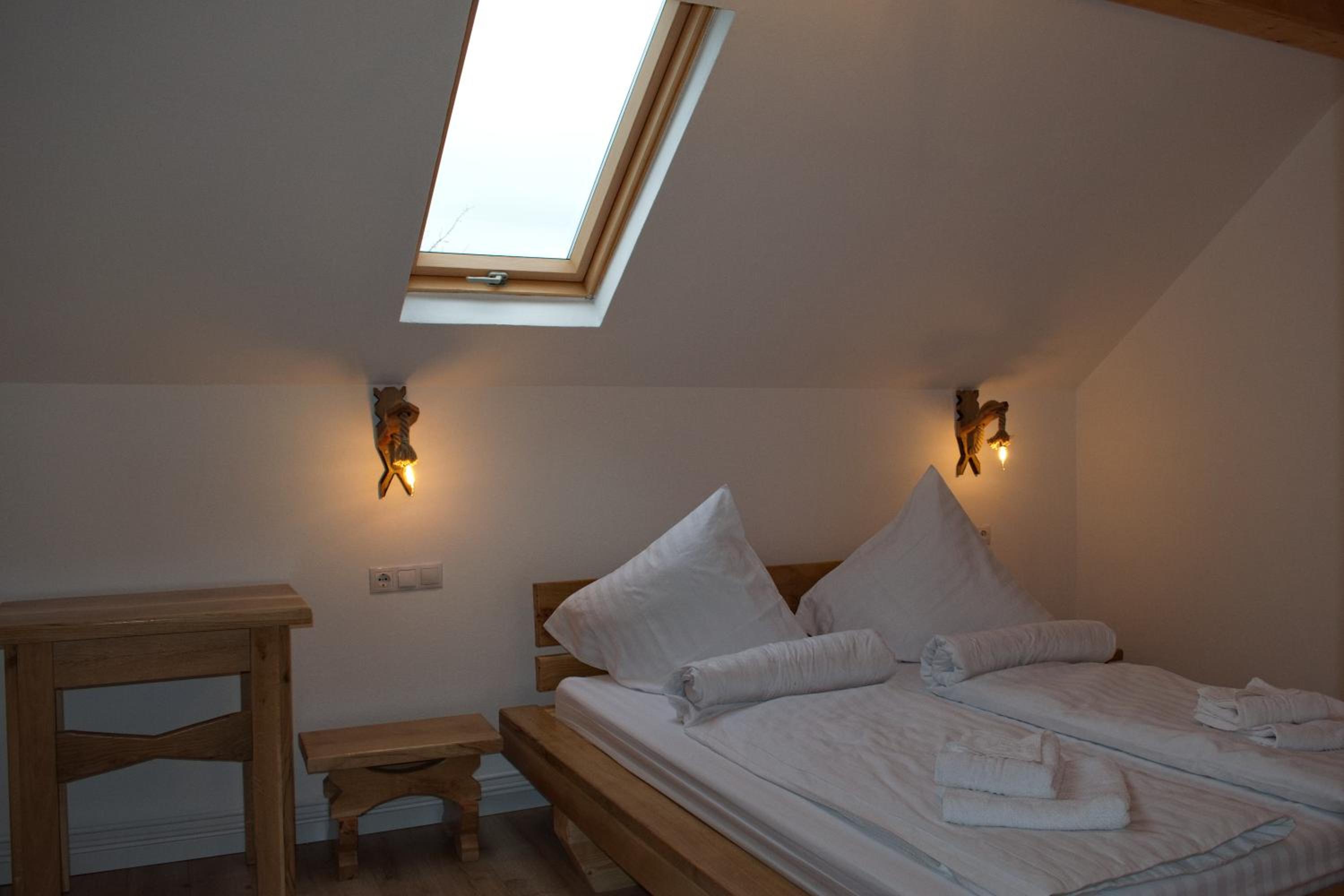 Double Room with Private Bathroom - Photo 21