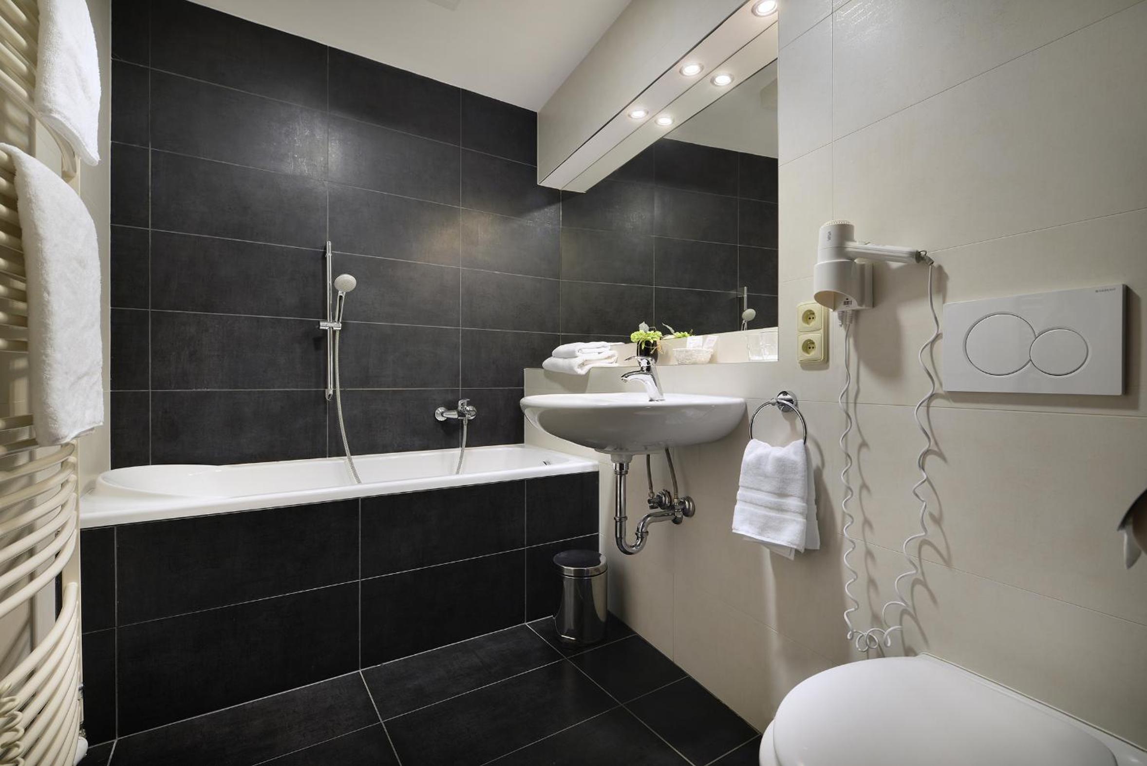 Superior Triple Room photo 2