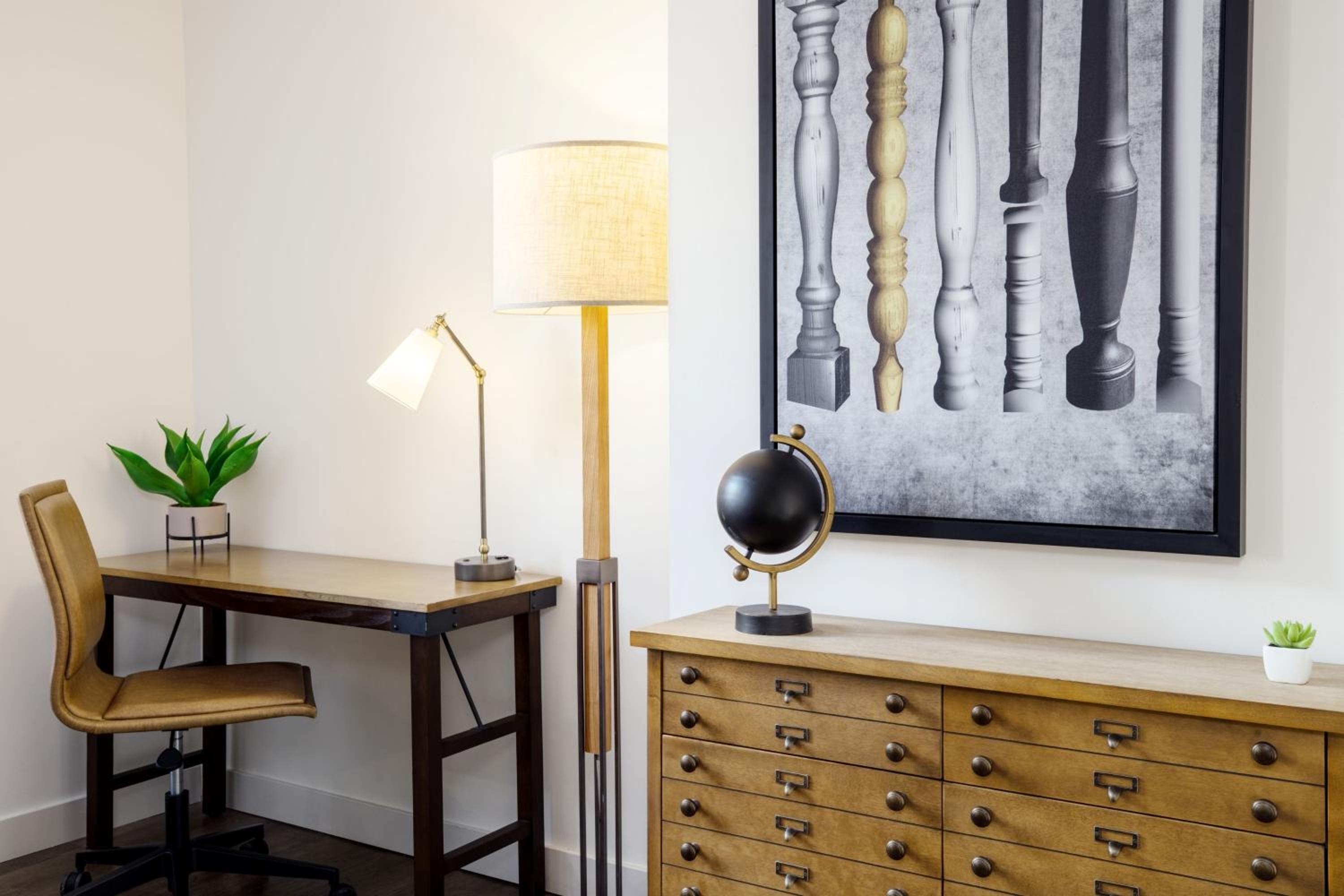 Standard Queen Room - Photo 6