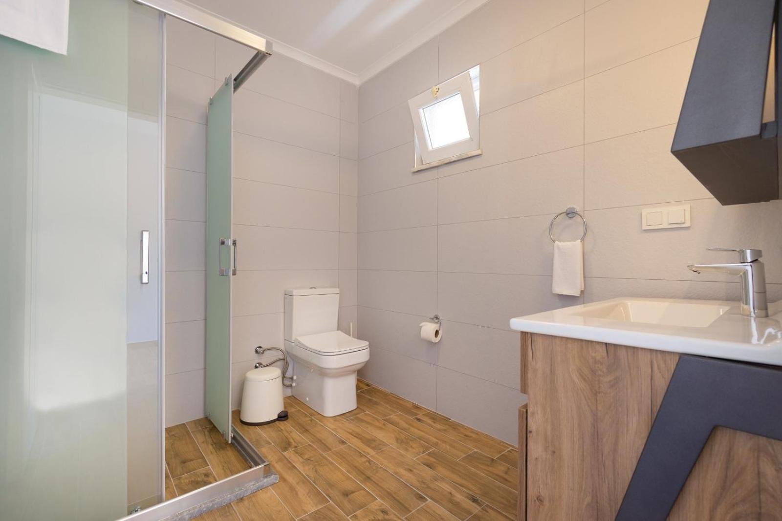 Standard Double Room - Photo 6