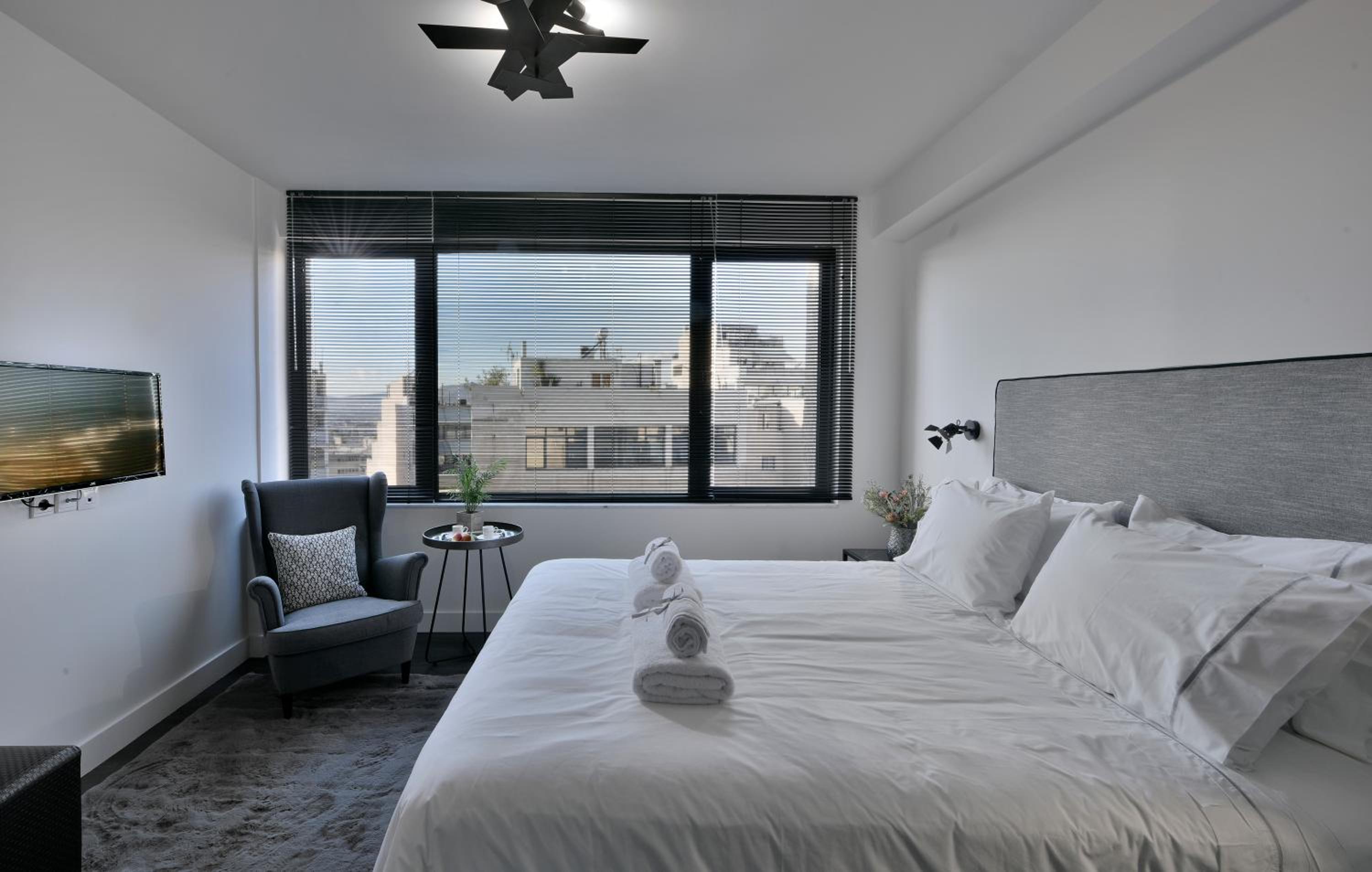 Acropolis Loft with Panoramic View & Hot Tub