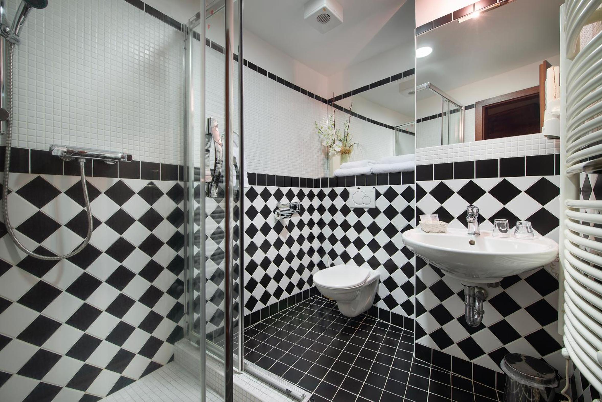 Superior Deluxe Double or Twin Room  photo 2