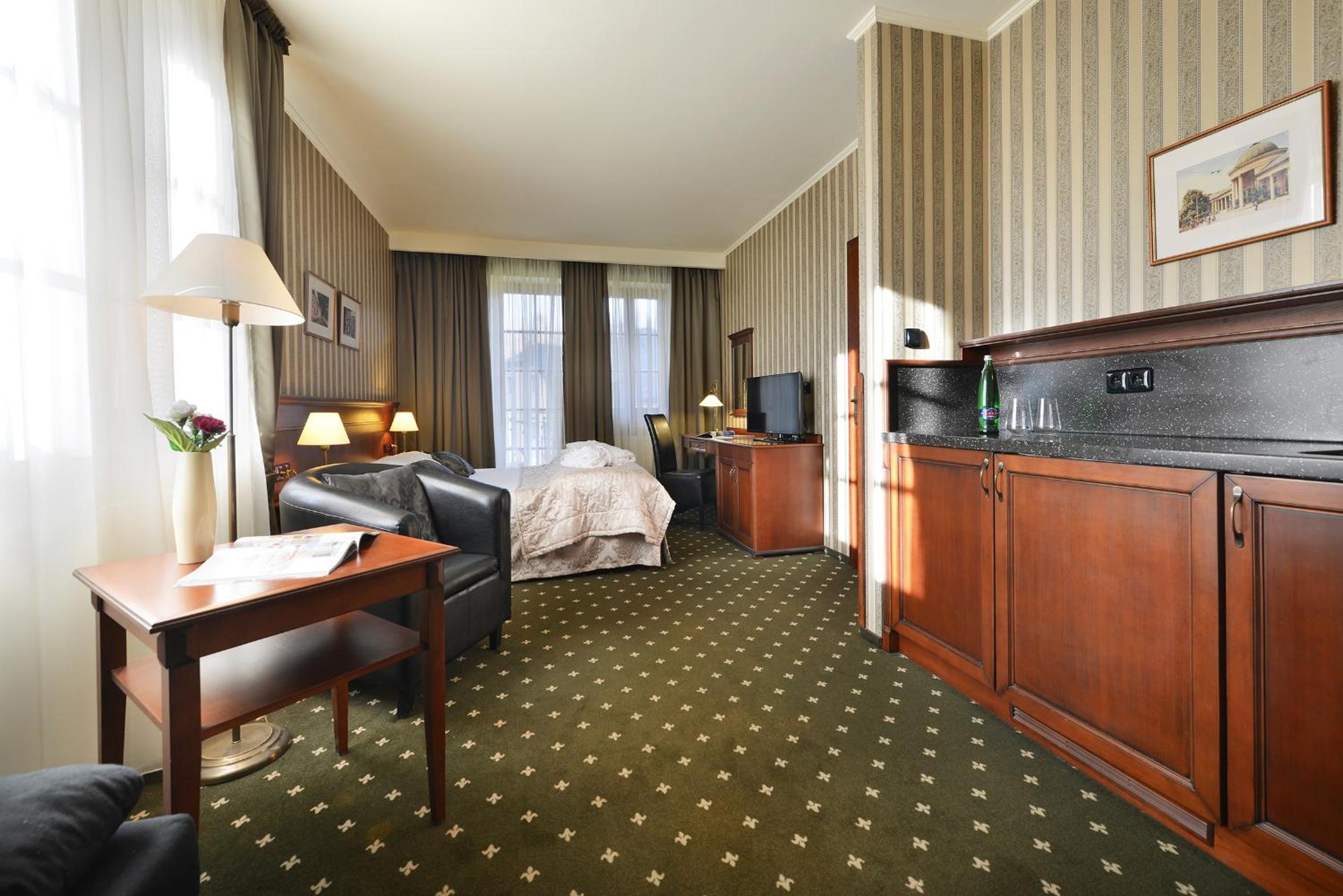 Superior Deluxe Double or Twin Room  photo 1