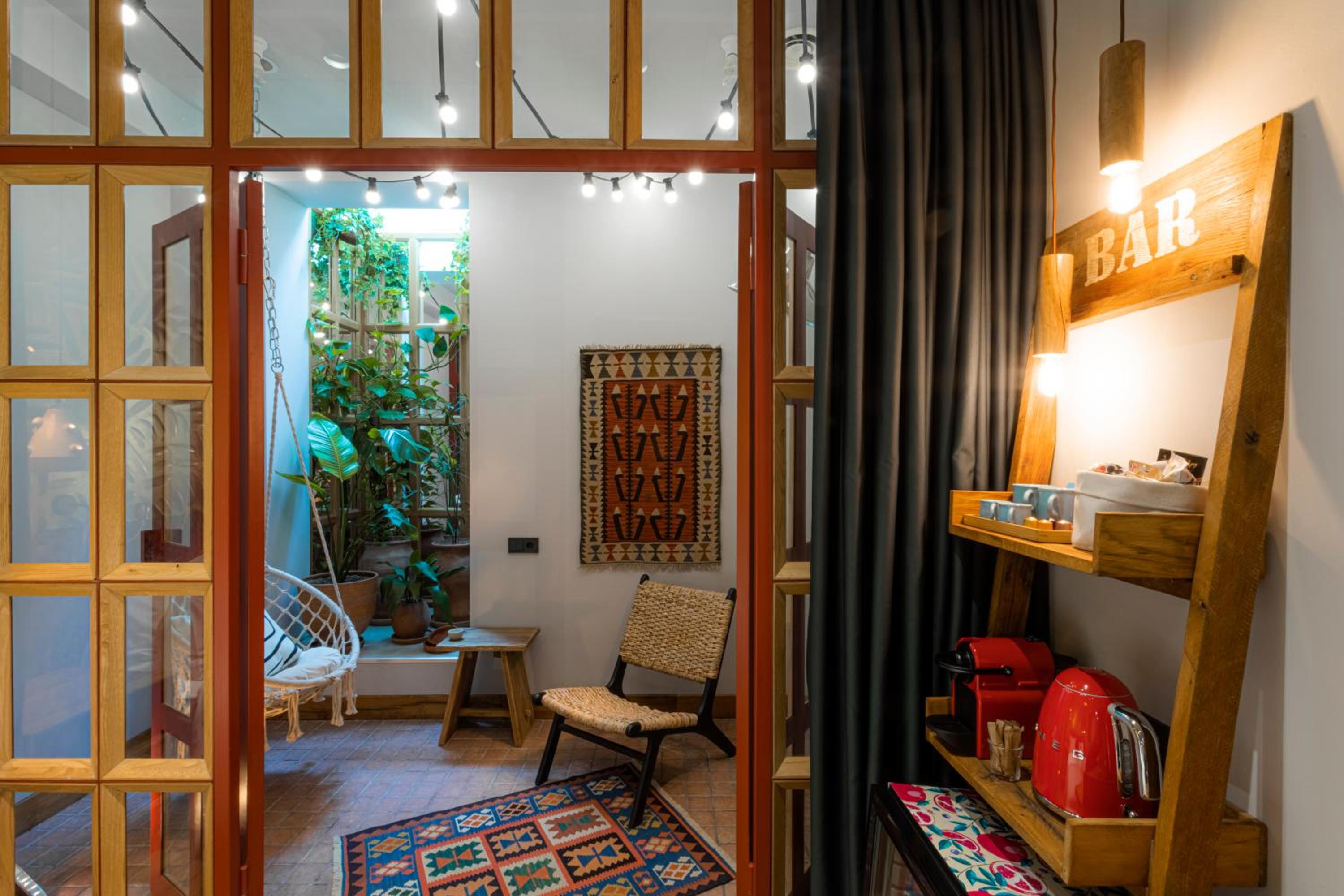Deluxe Double or Twin Room - Photo 2