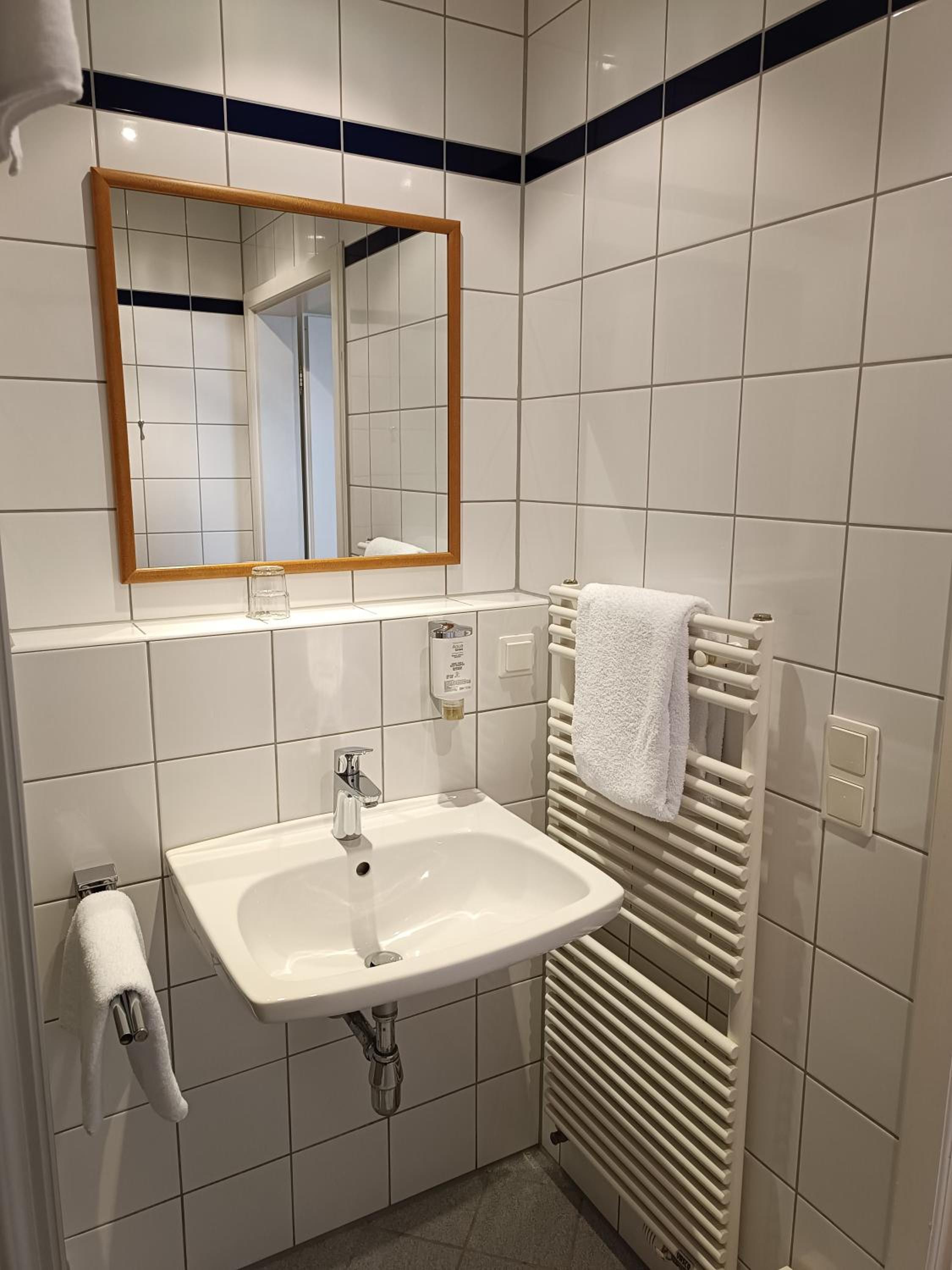 Double Room - Photo 8