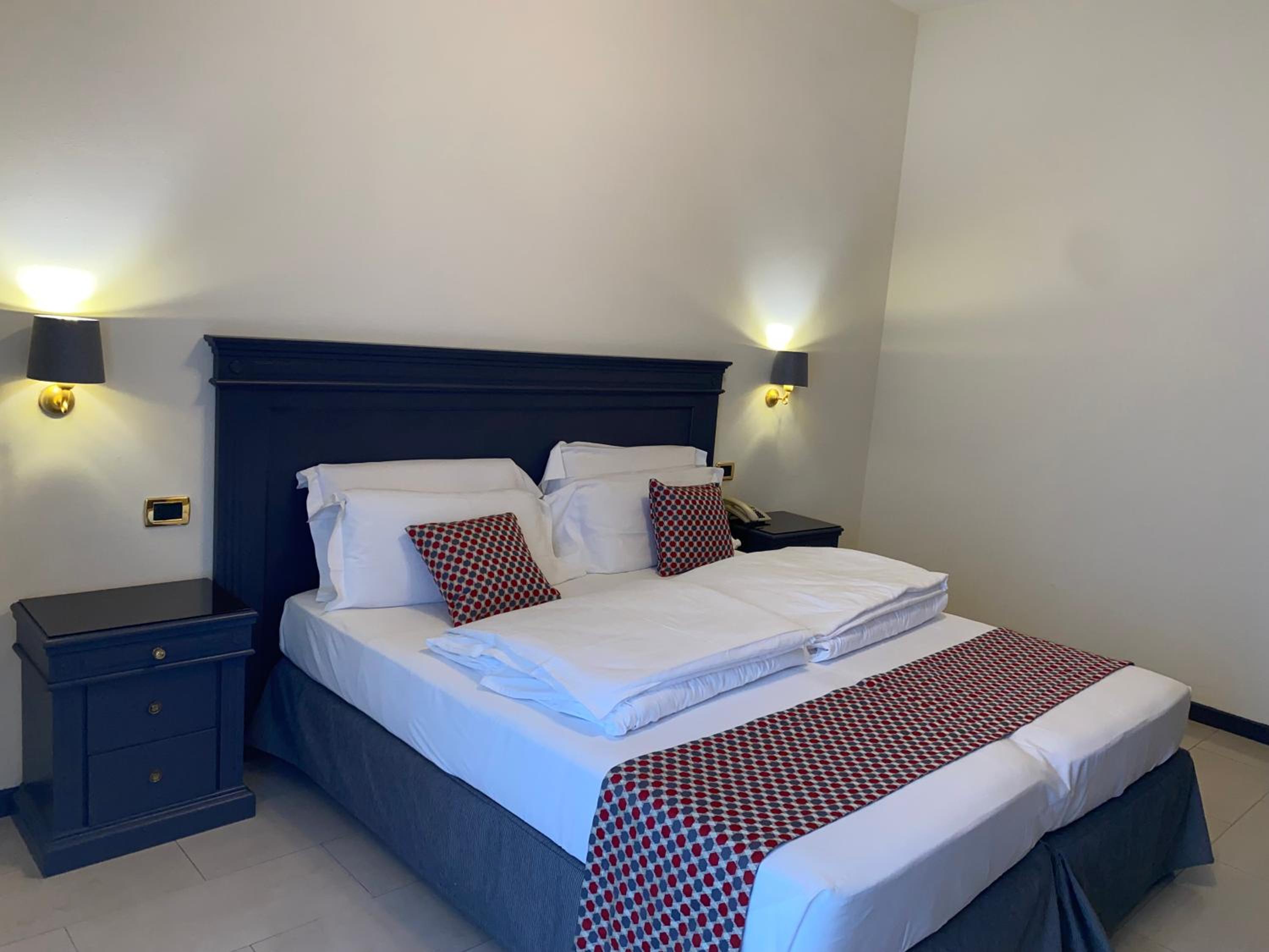 Superior Double Room with Lake View - Photo 6