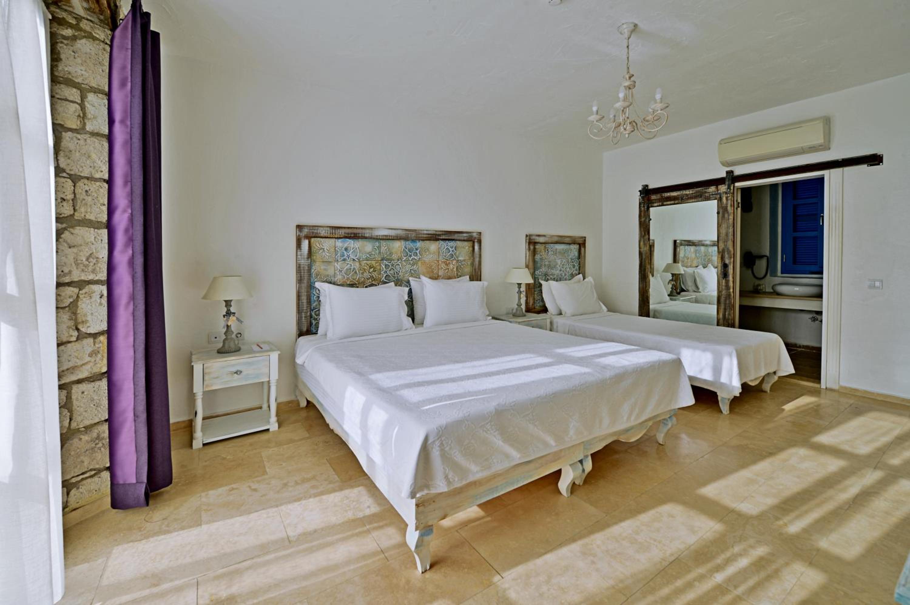 Classic Triple Room - Photo 1