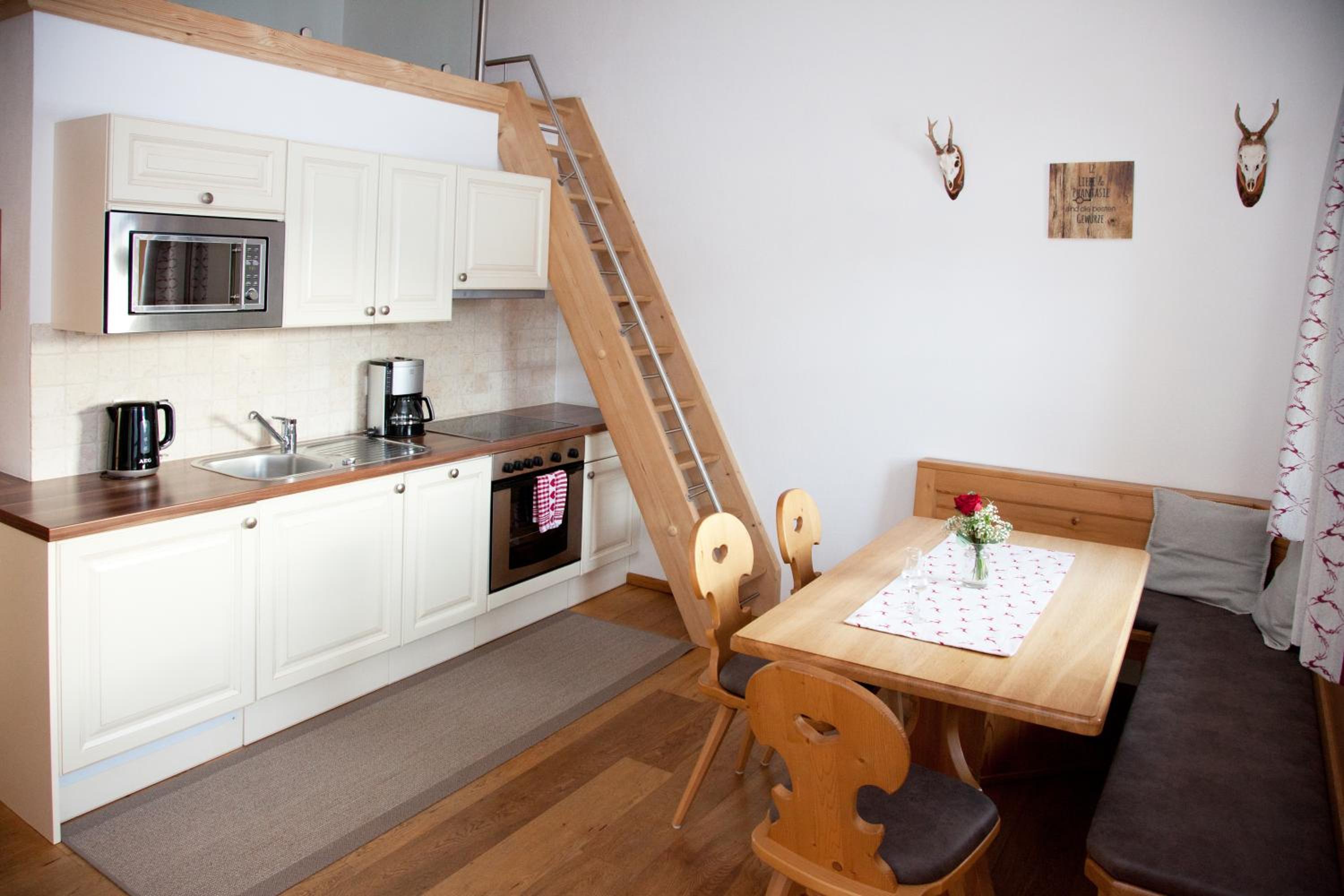 Apartment with Mountain View photo 3