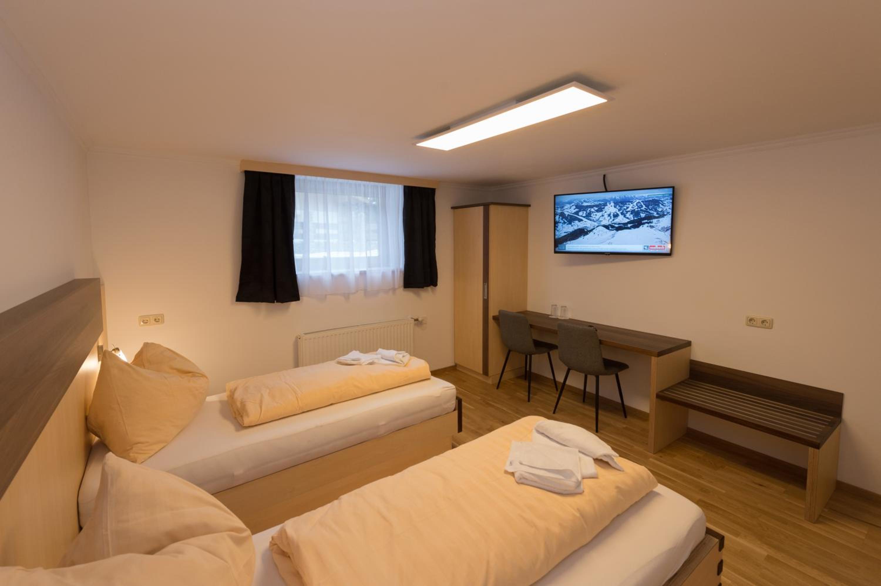 Standard Double Room photo 2