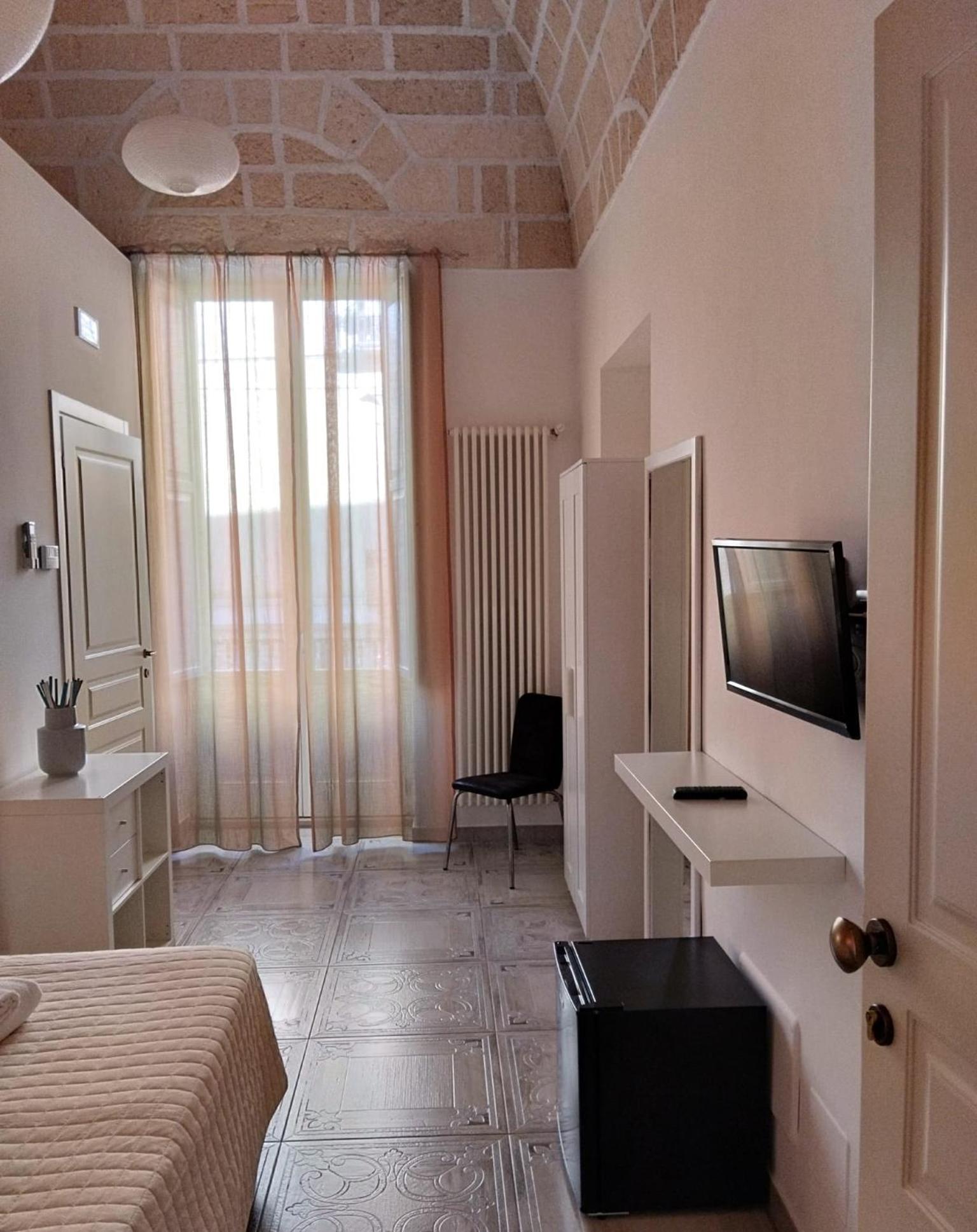 Double Room with Private Bathroom - Photo 15