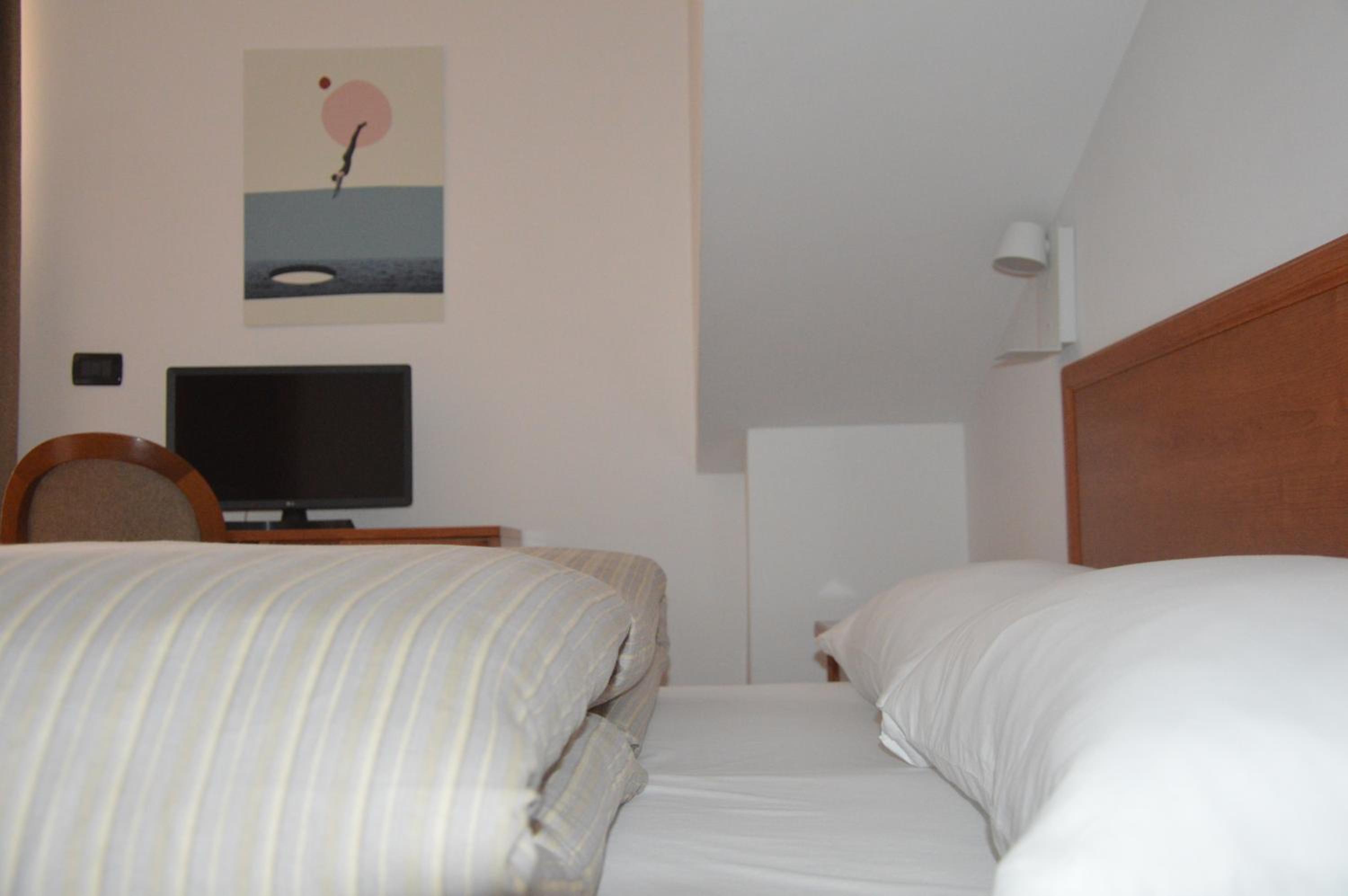 Double or Twin Room - Photo 1