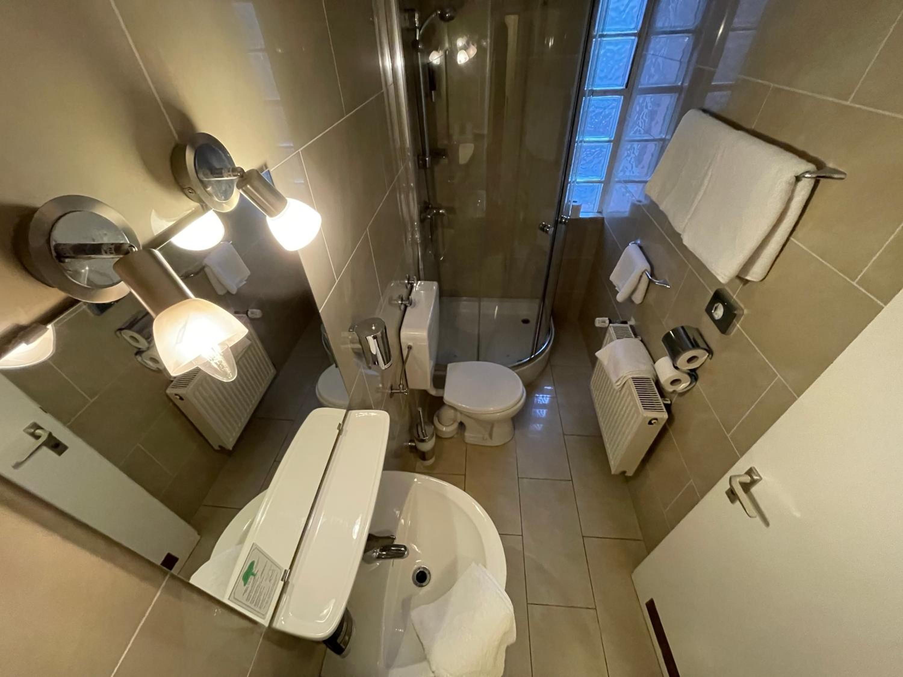 Single Room - Photo 10