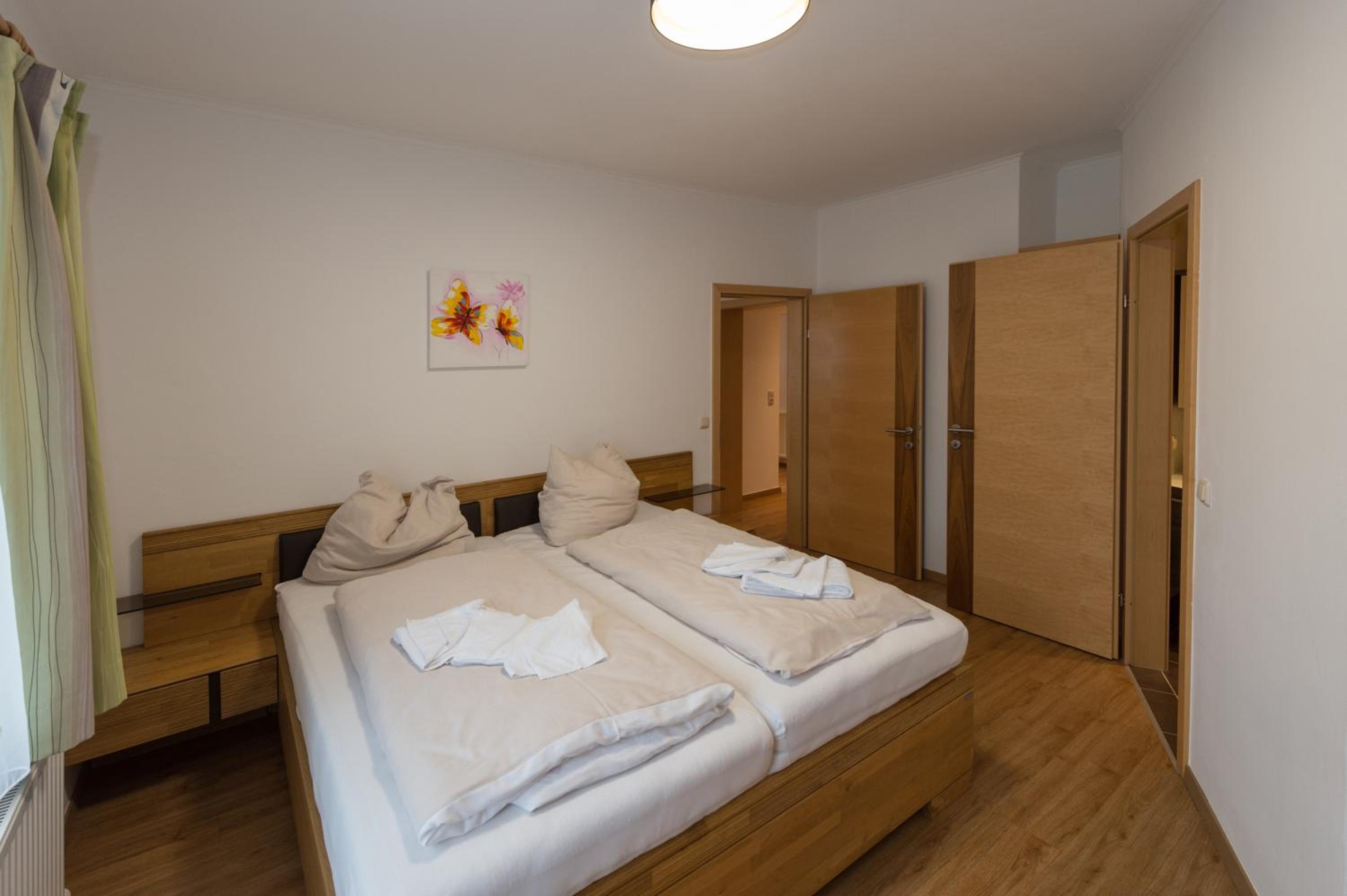 One-Bedroom Apartment photo 2