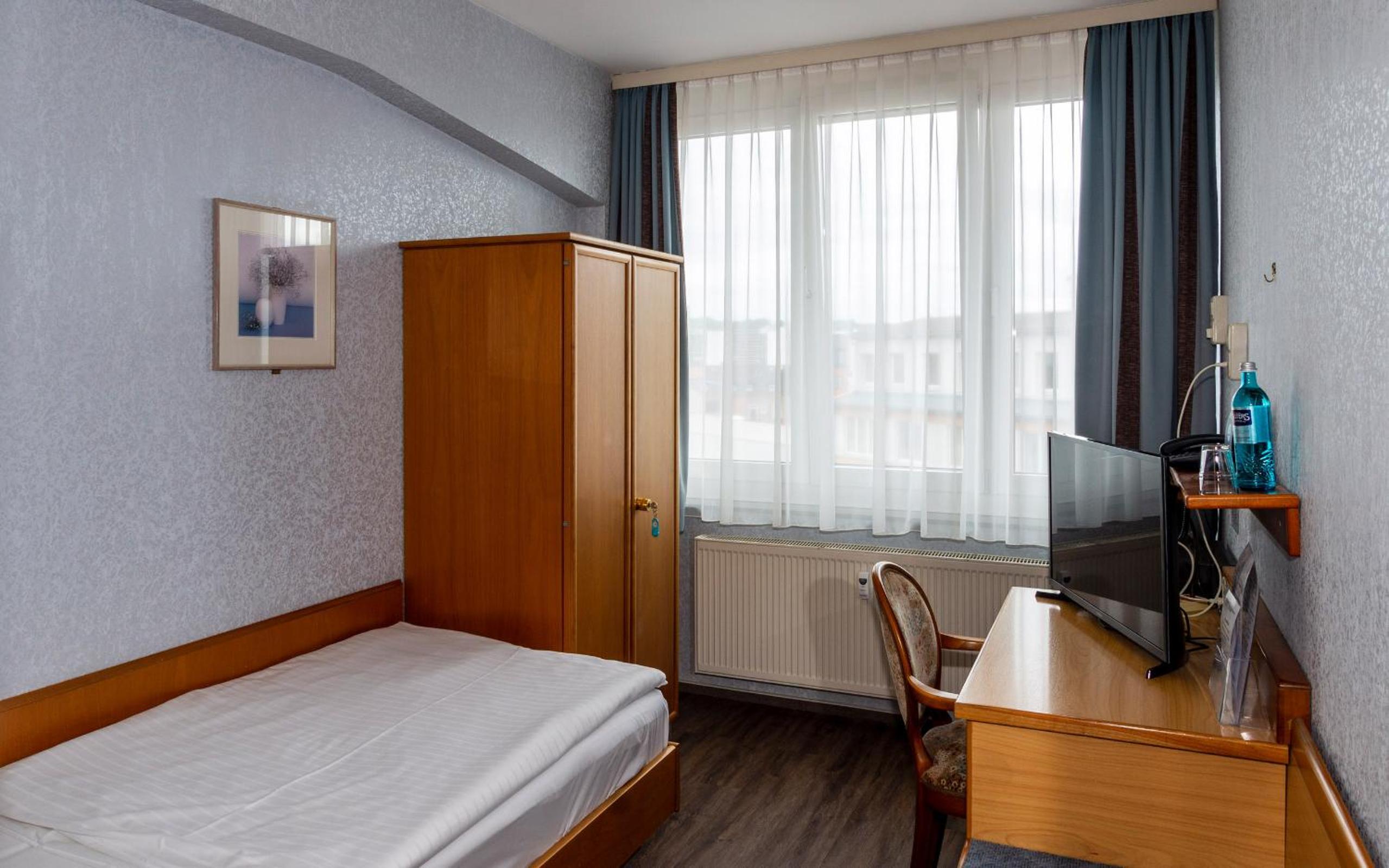 Single Room photo 2