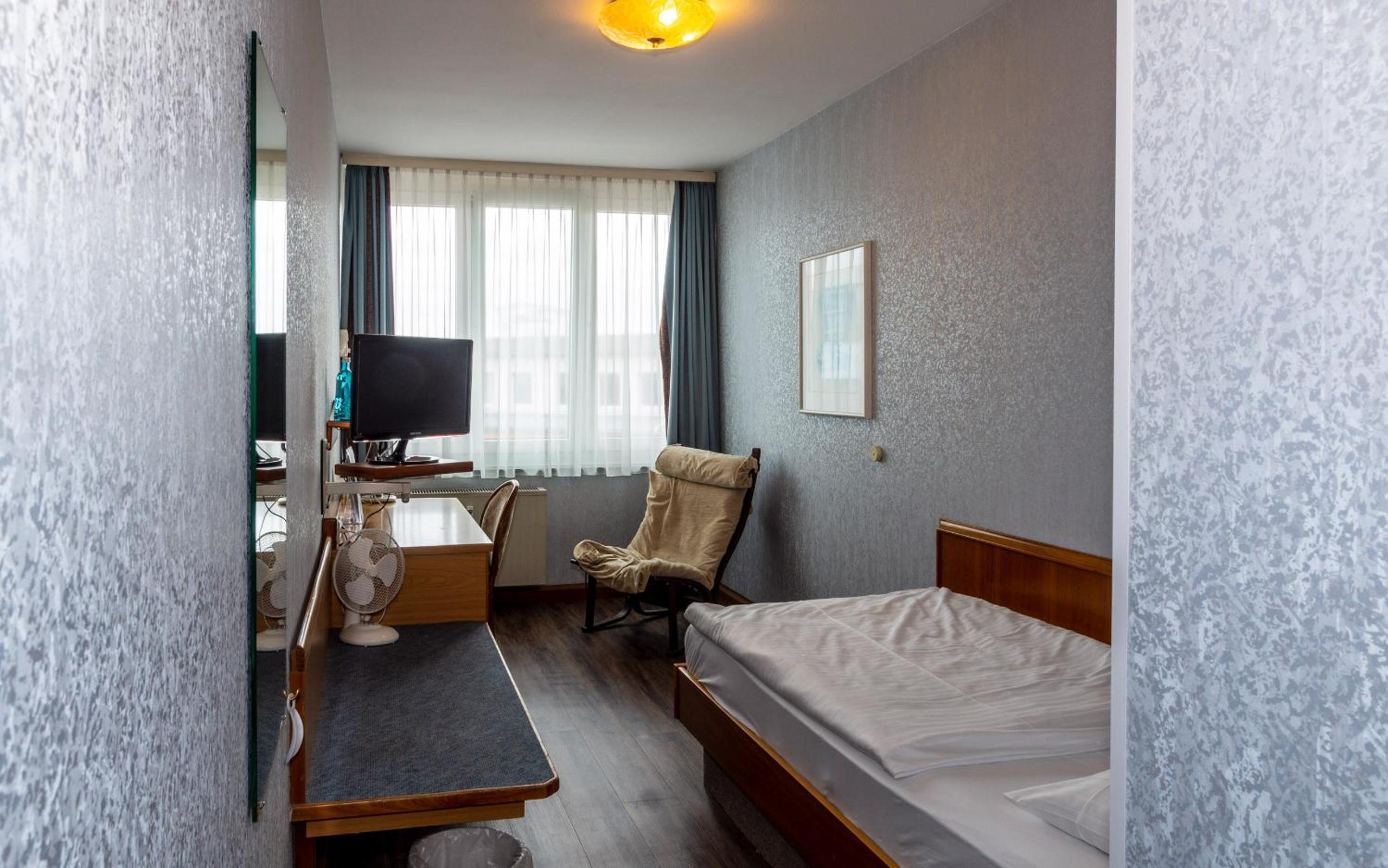 Single Room photo 3