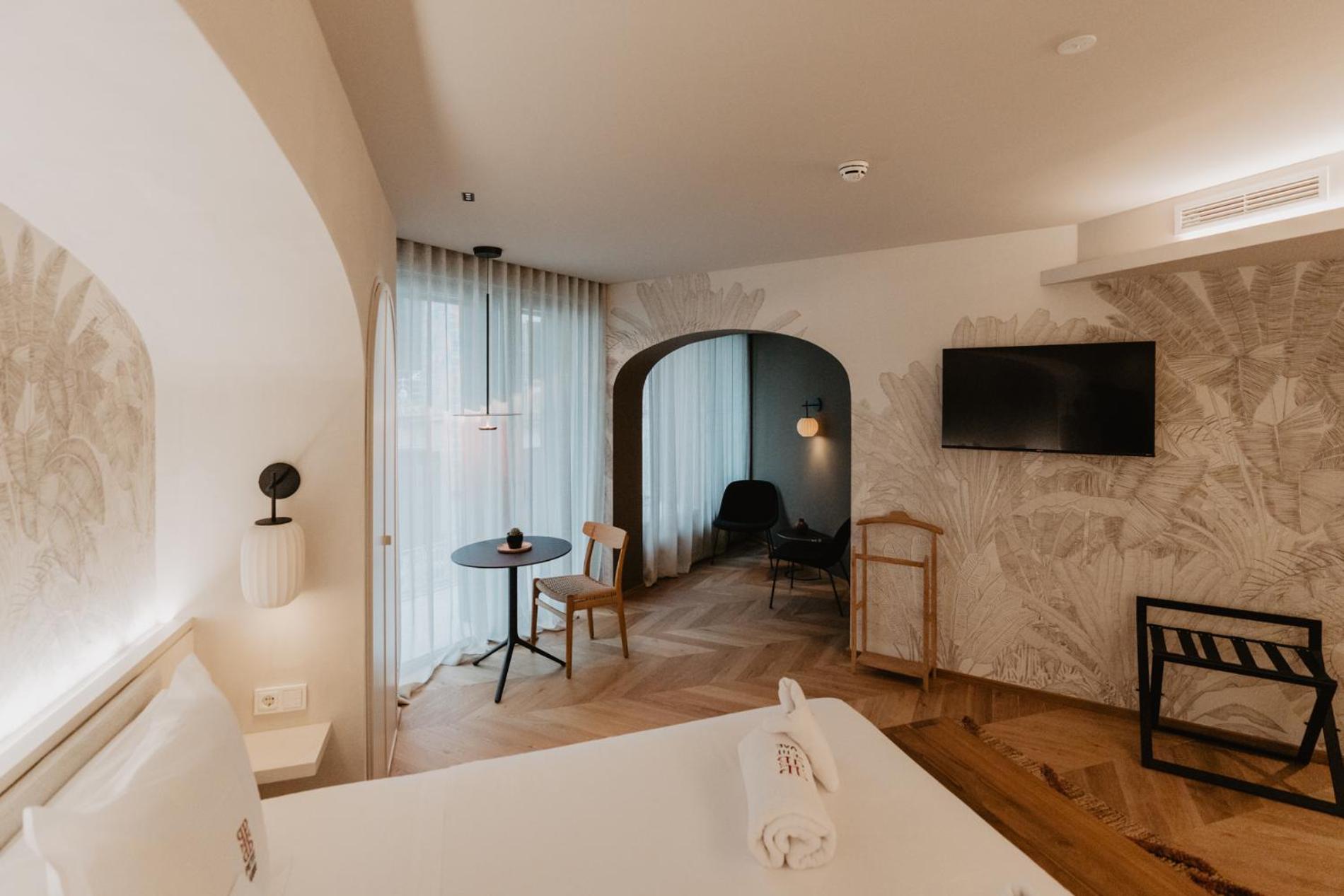Junior Suite with Terrace - Photo 15