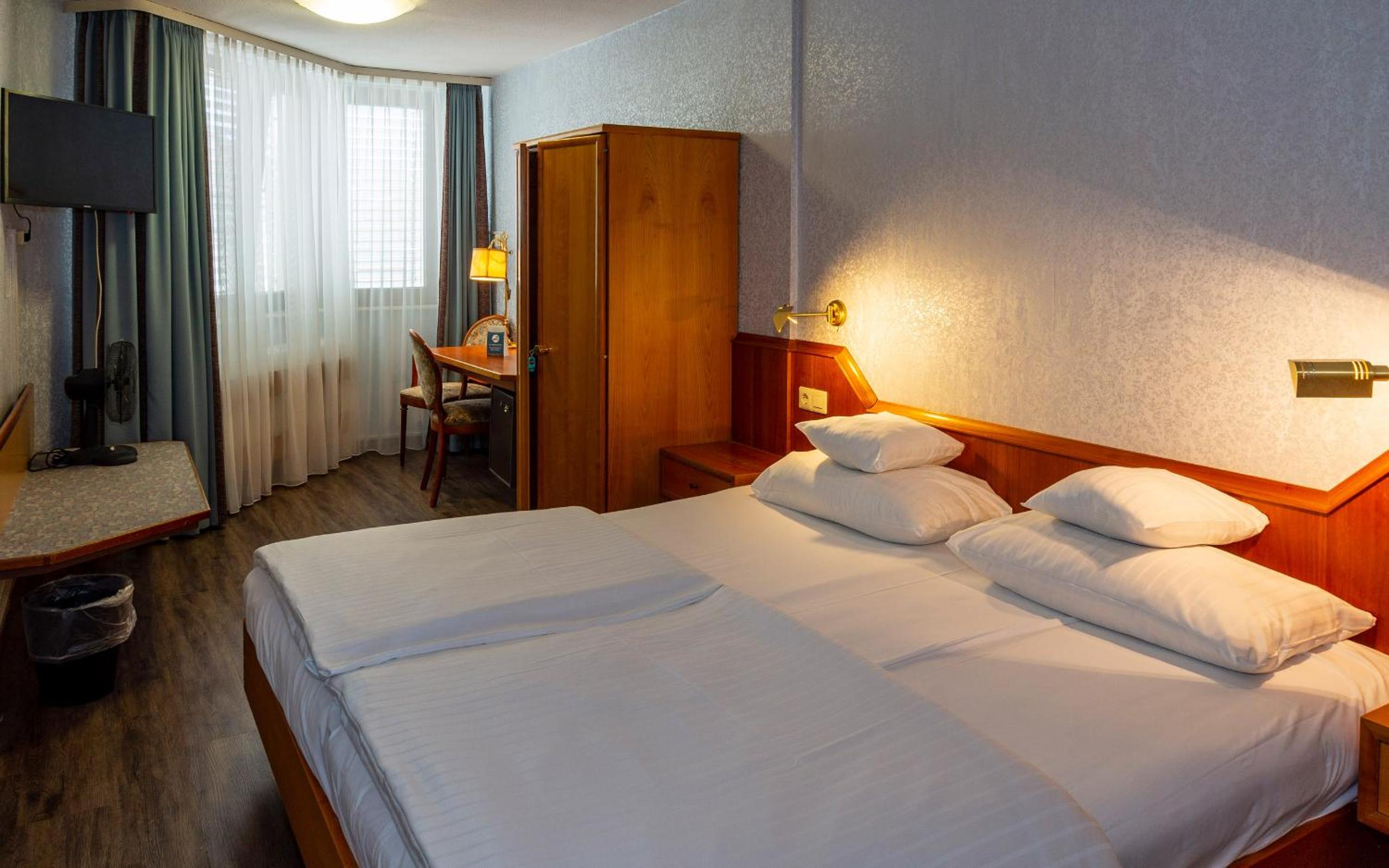 Standard Double Room - Photo 4