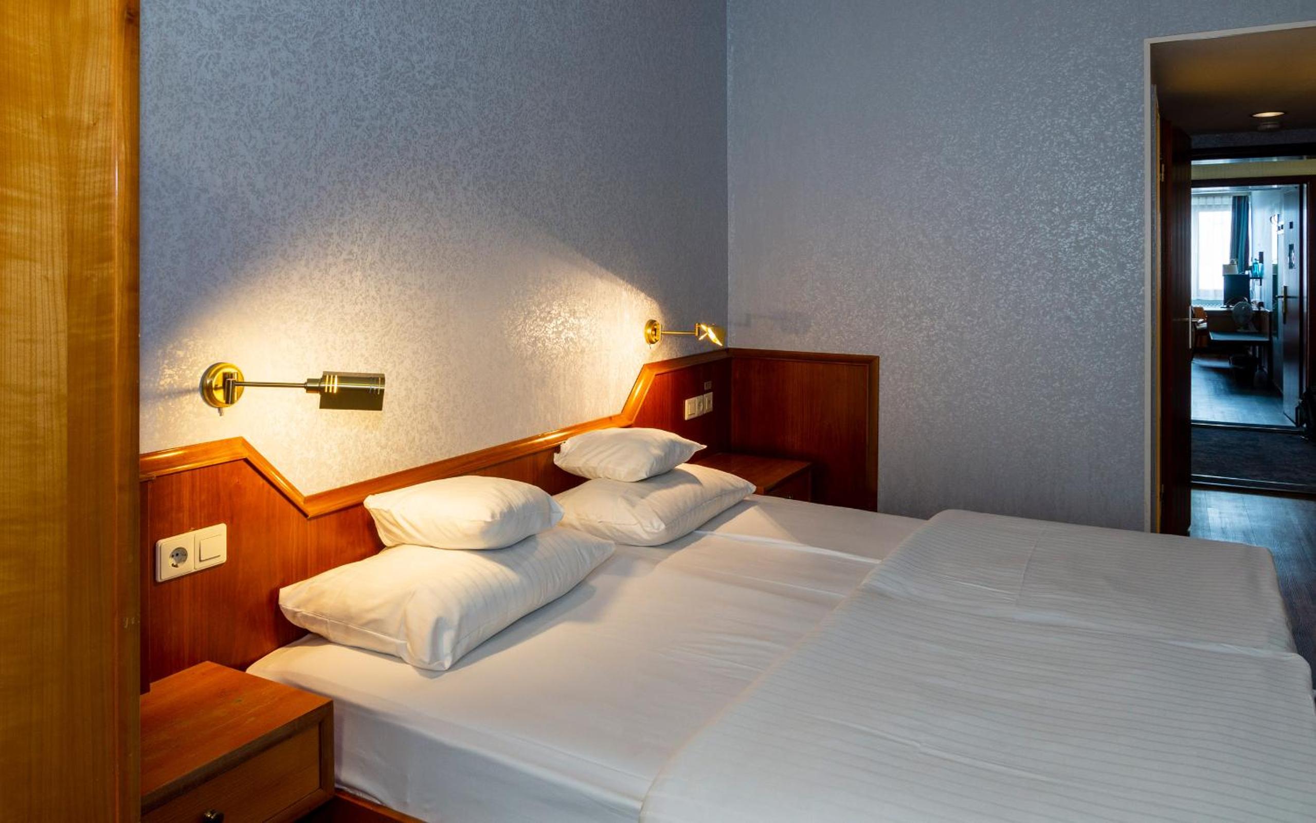 Standard Double Room - Photo 6