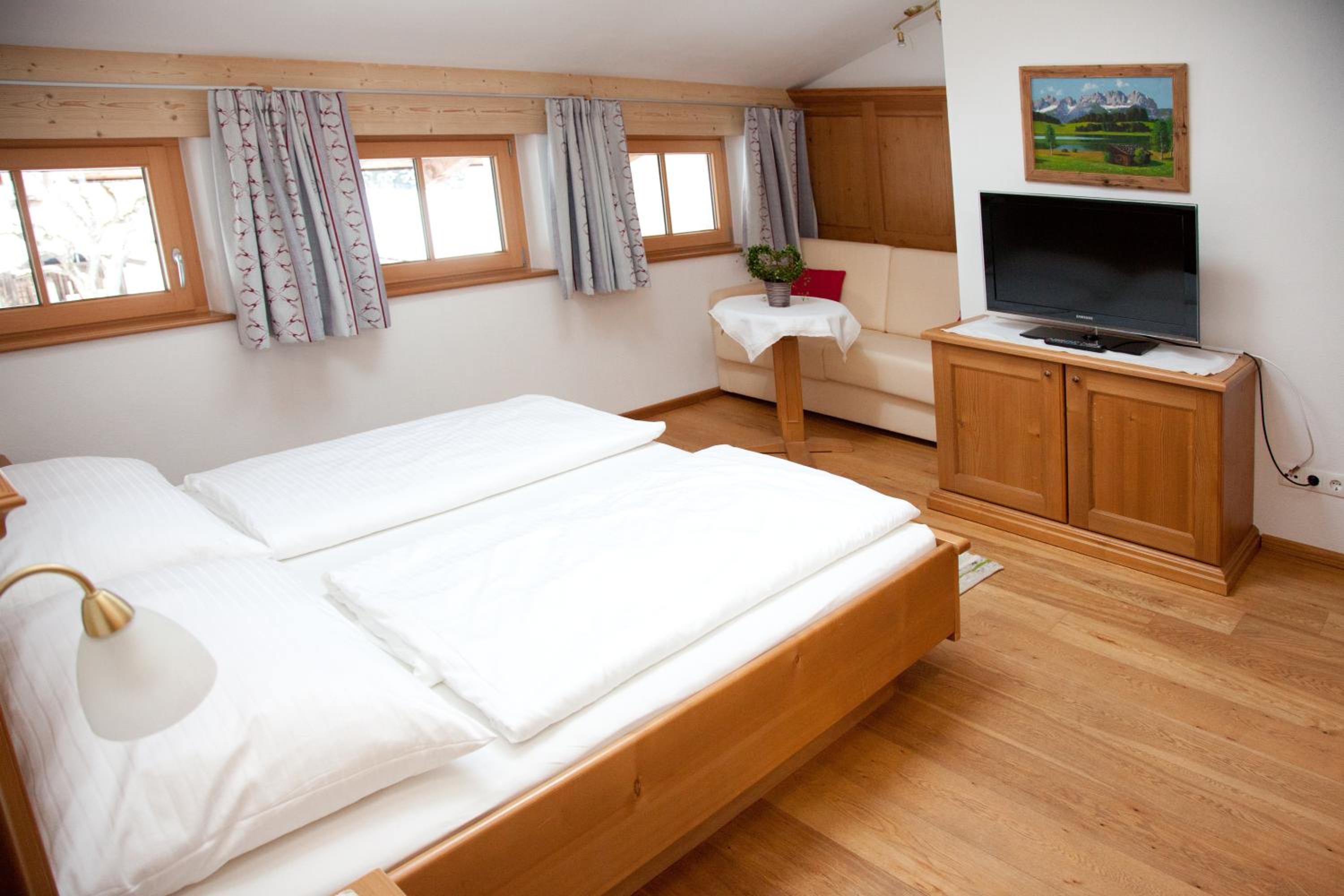 Apartment with Mountain View photo 1