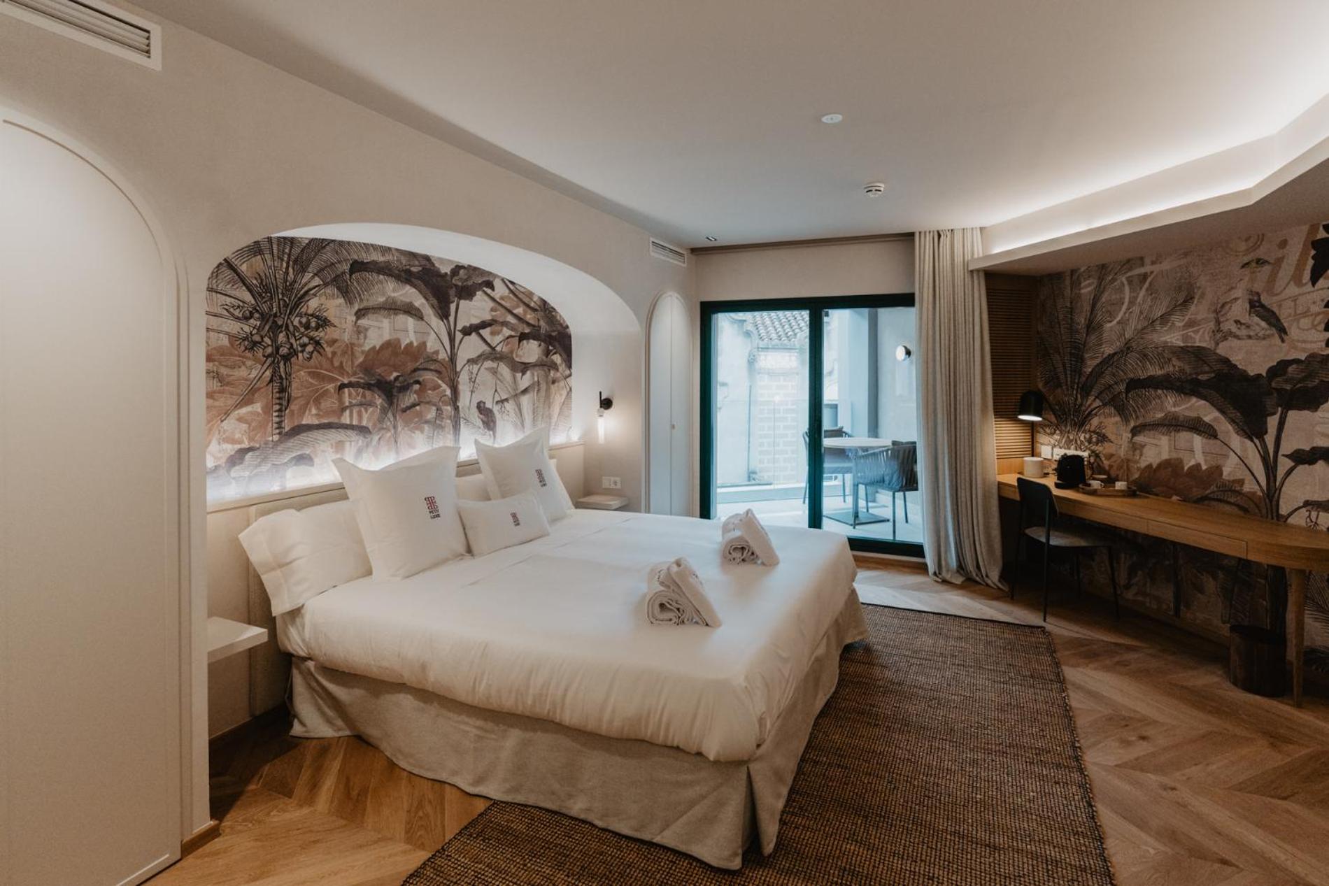 Junior Suite with Terrace - Photo 12