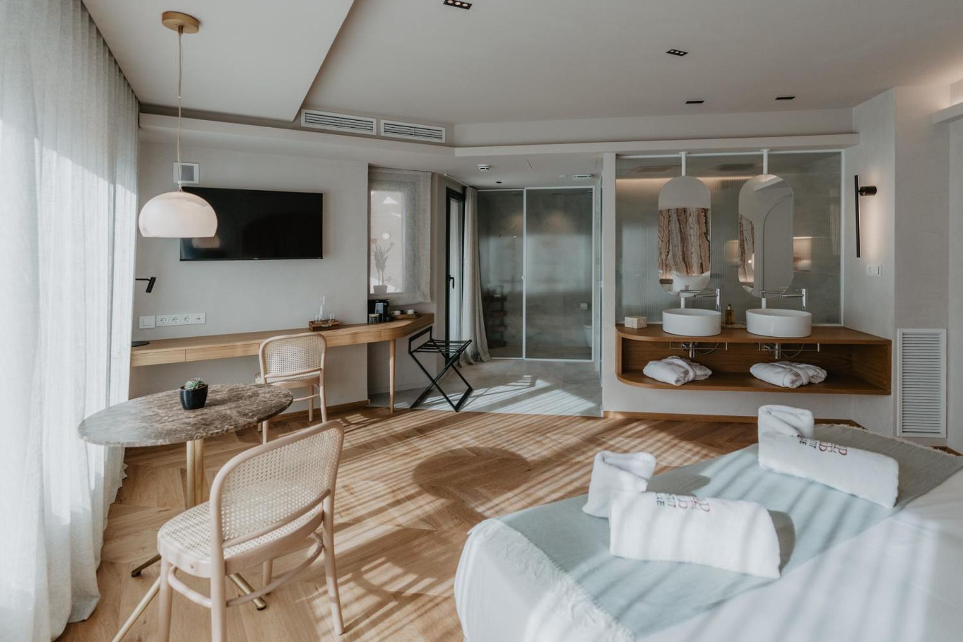 Junior Suite with Terrace - Photo 11