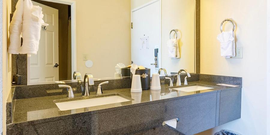King Room - Disability Access photo 3