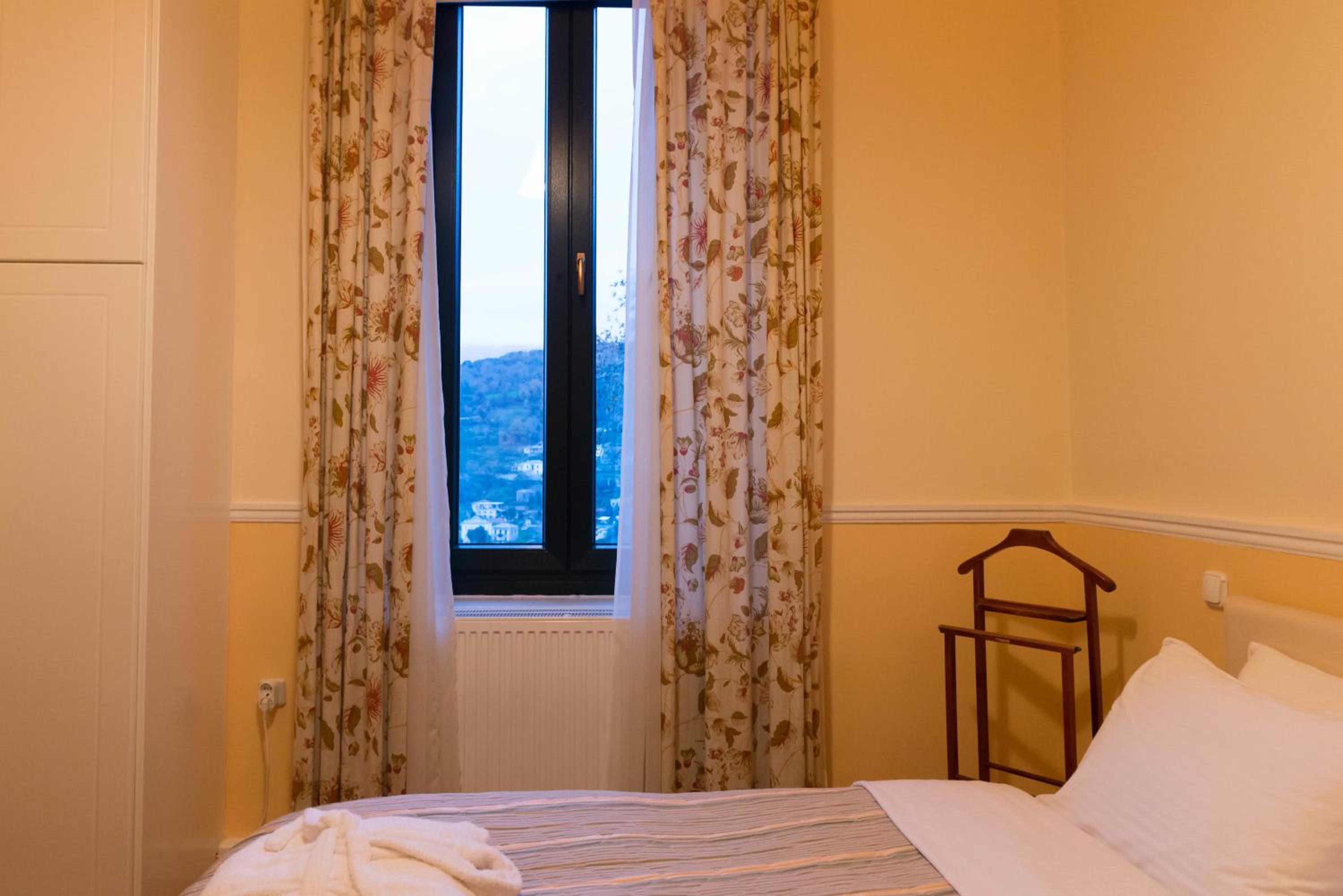 Superior Double or Twin Room photo 2