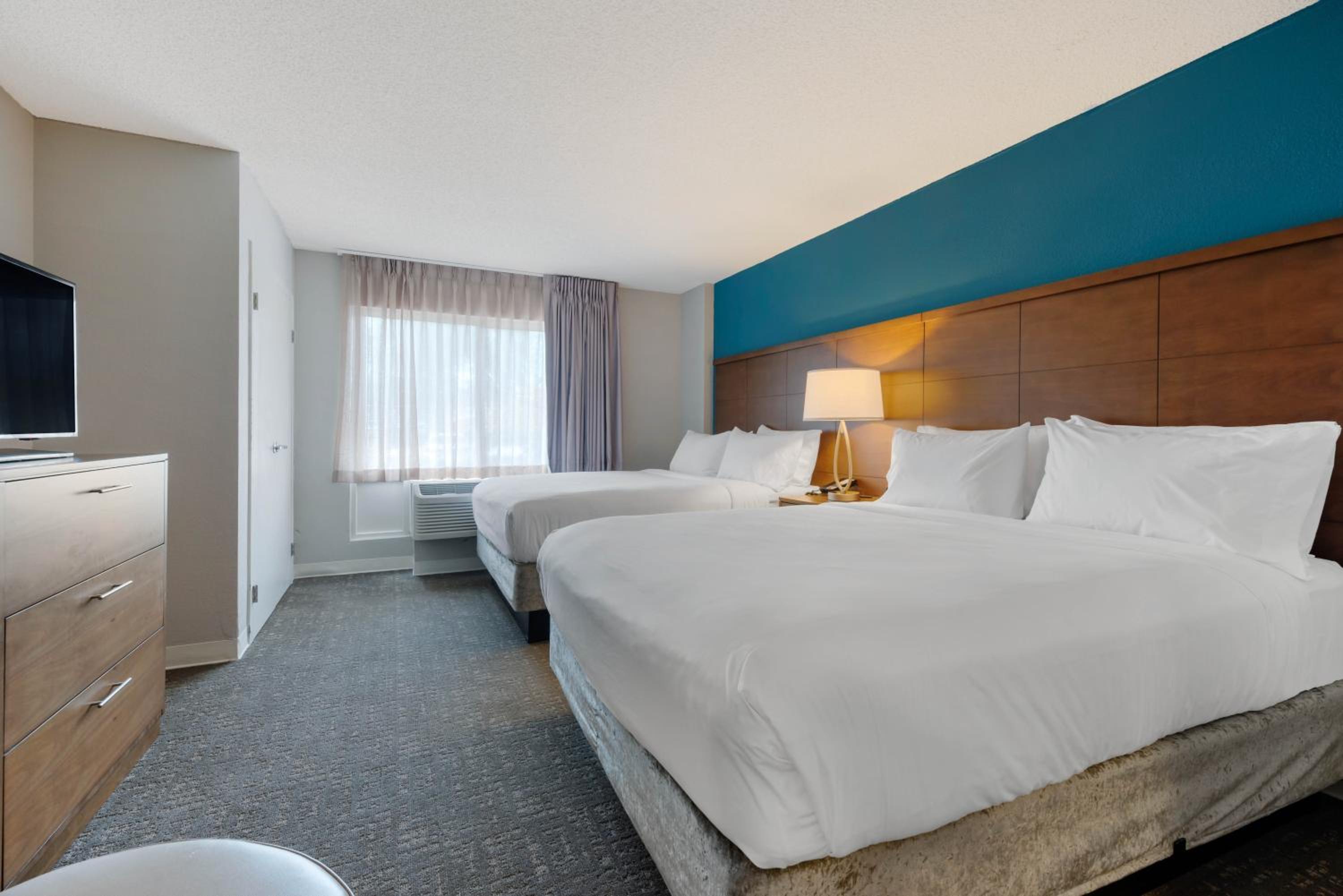 One-Bedroom Suite with Two Double Beds