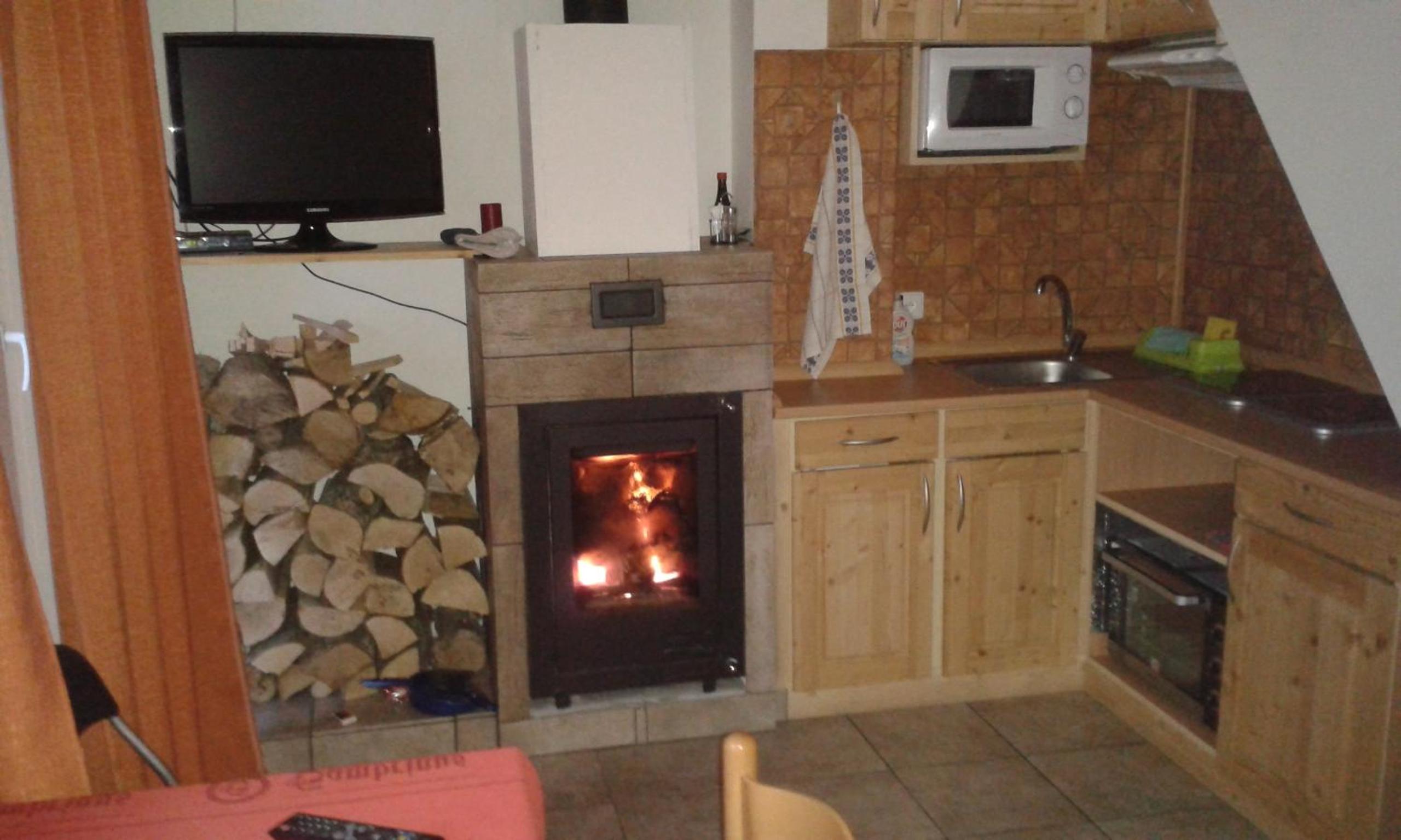 Two-Bedroom Bungalow (5 Adults) with terrace and fireplace photo 2