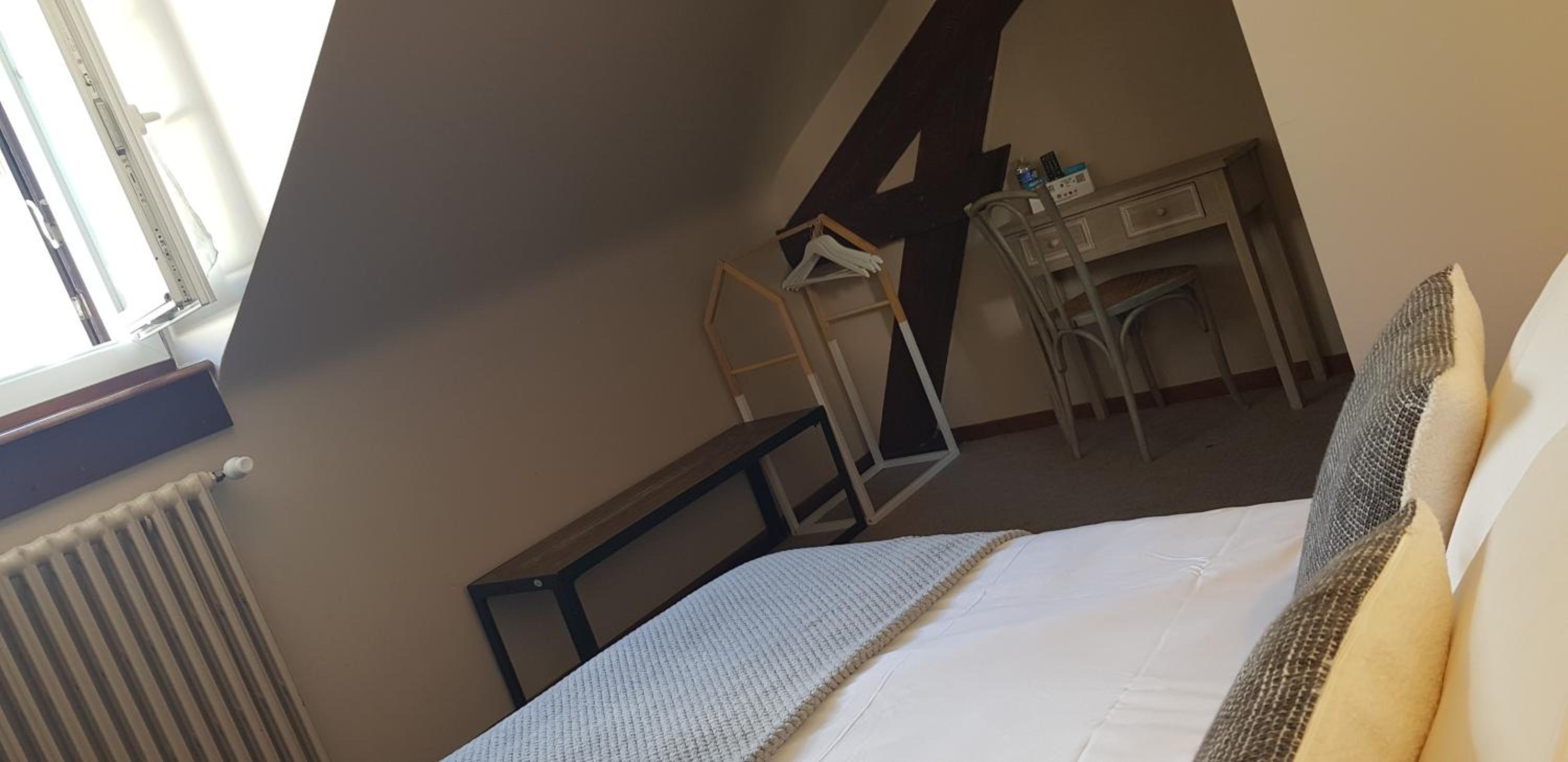 Double Room - Photo 5