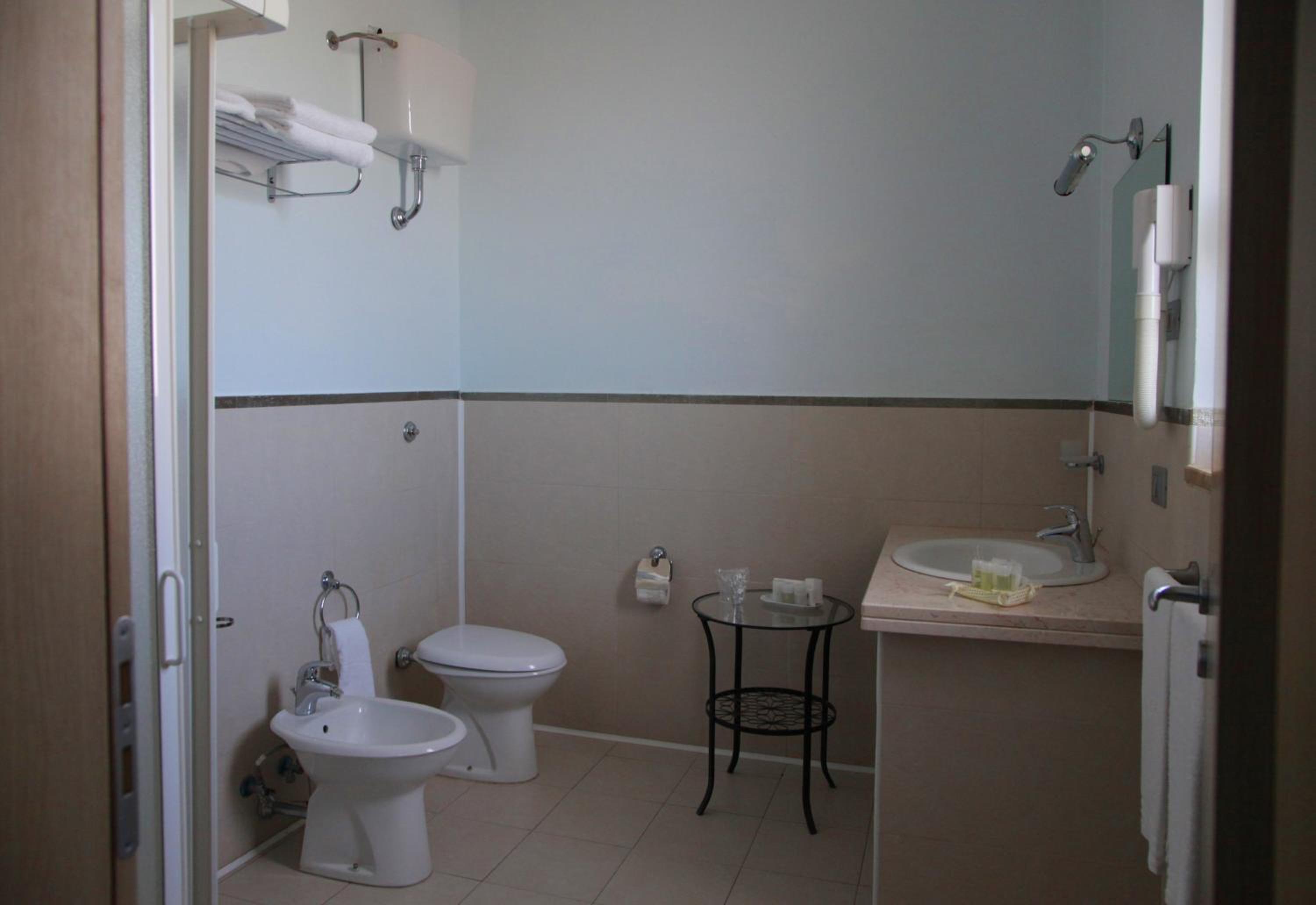 Double Room - Single Use photo 3