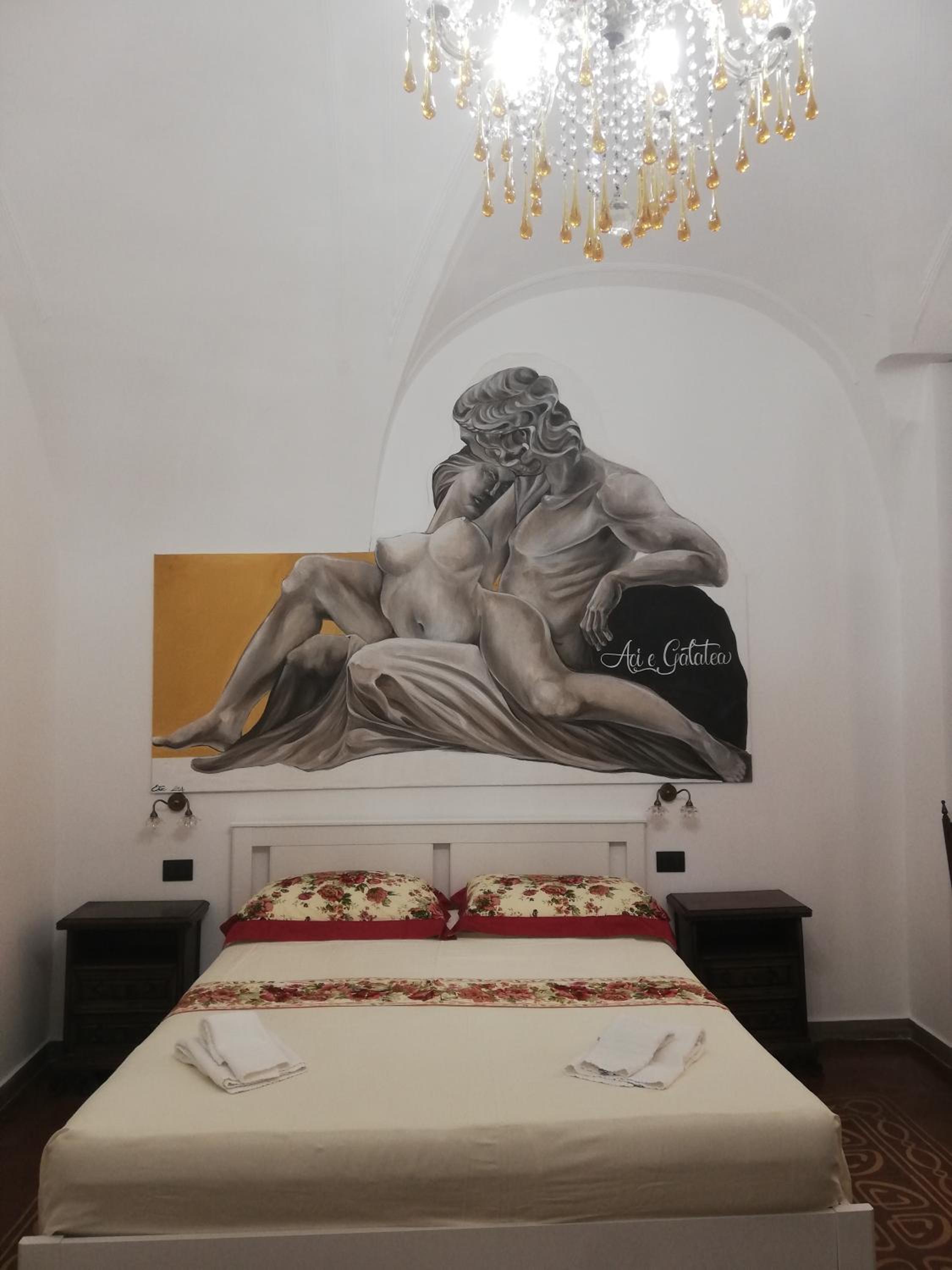 Deluxe Suite - Photo 1