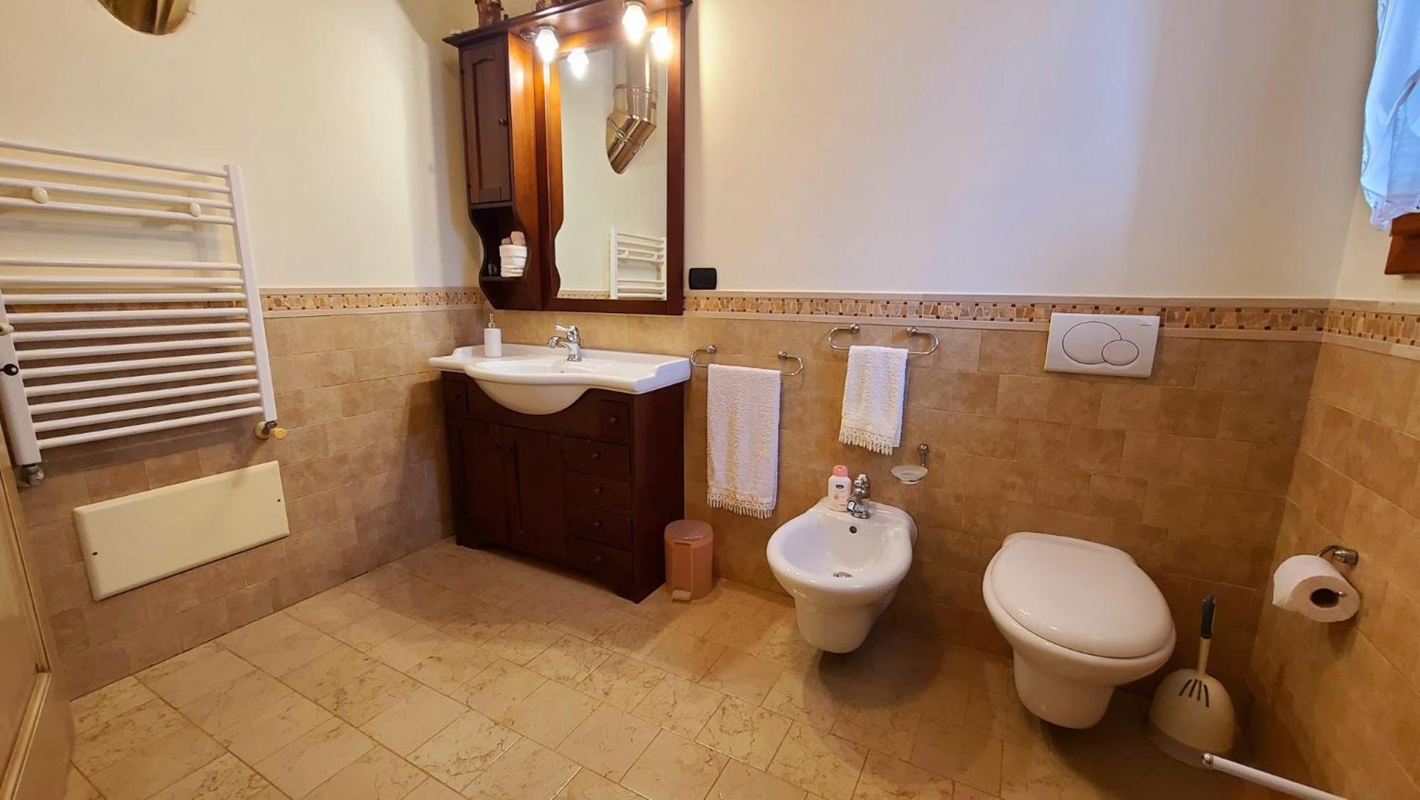 Double Room with Private Bathroom photo 2