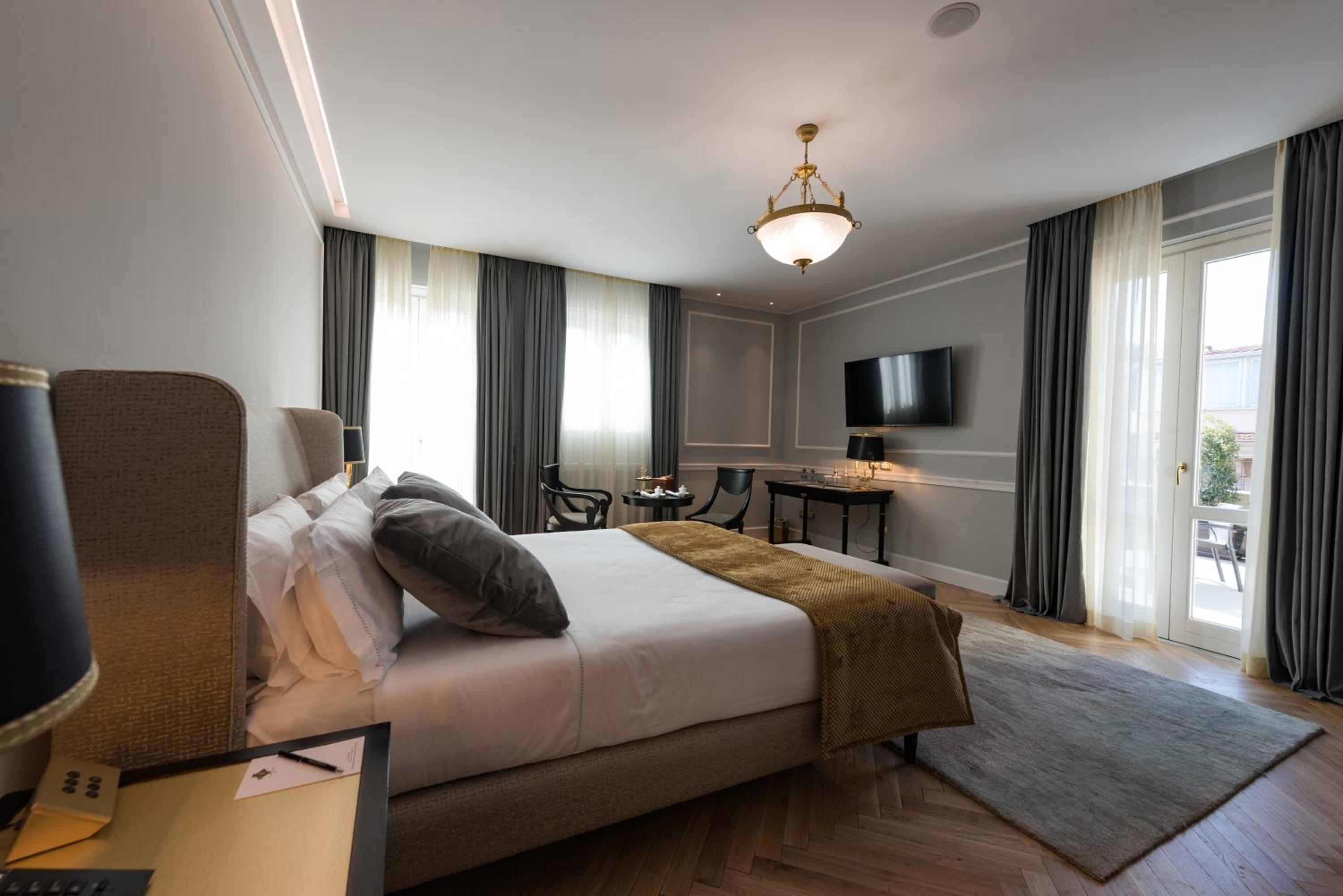 Superior Suite - Photo 1