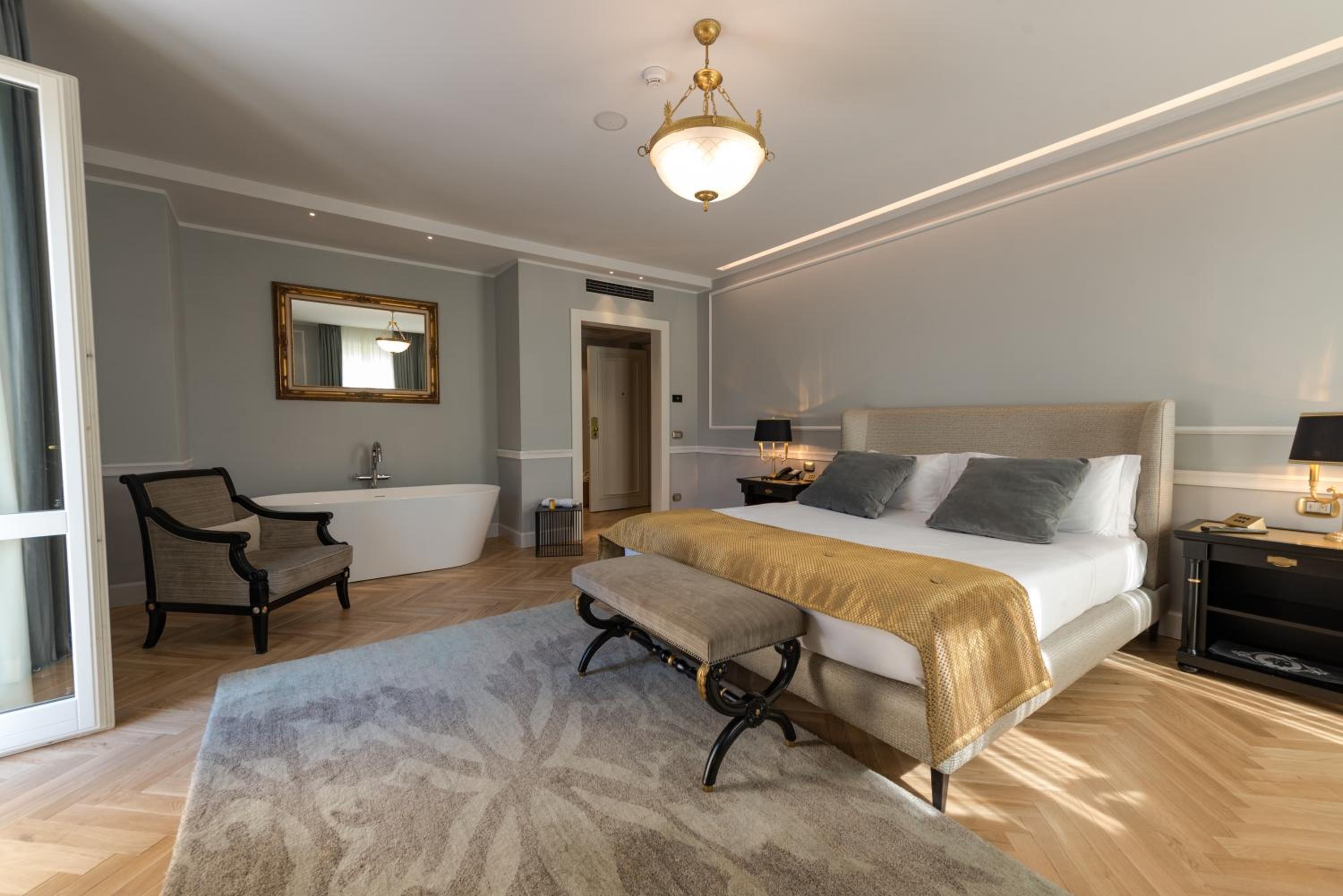 Superior Suite - Photo 3