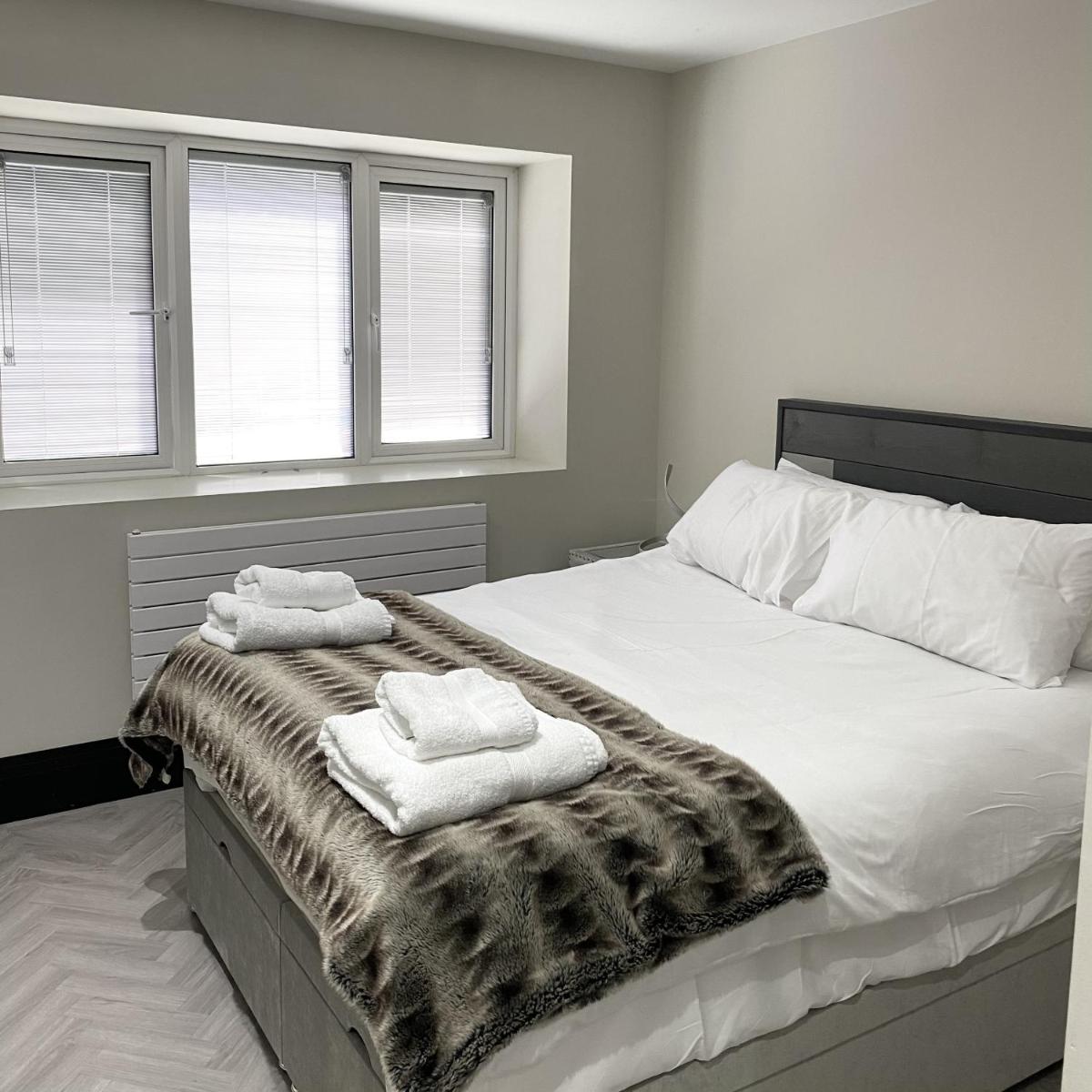 One-Bedroom Apartment photo 1