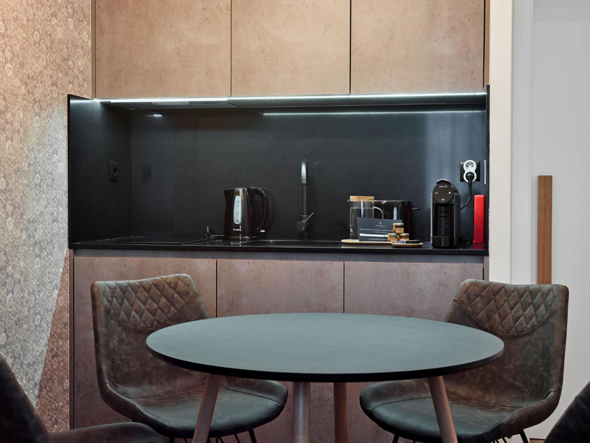 One-Bedroom Apartment - Photo 5