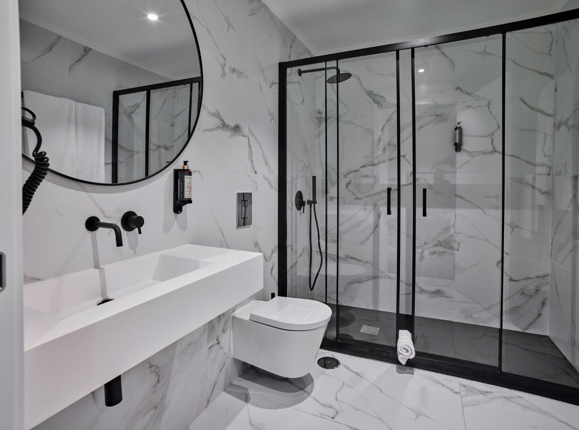 One-Bedroom Apartment - Photo 4
