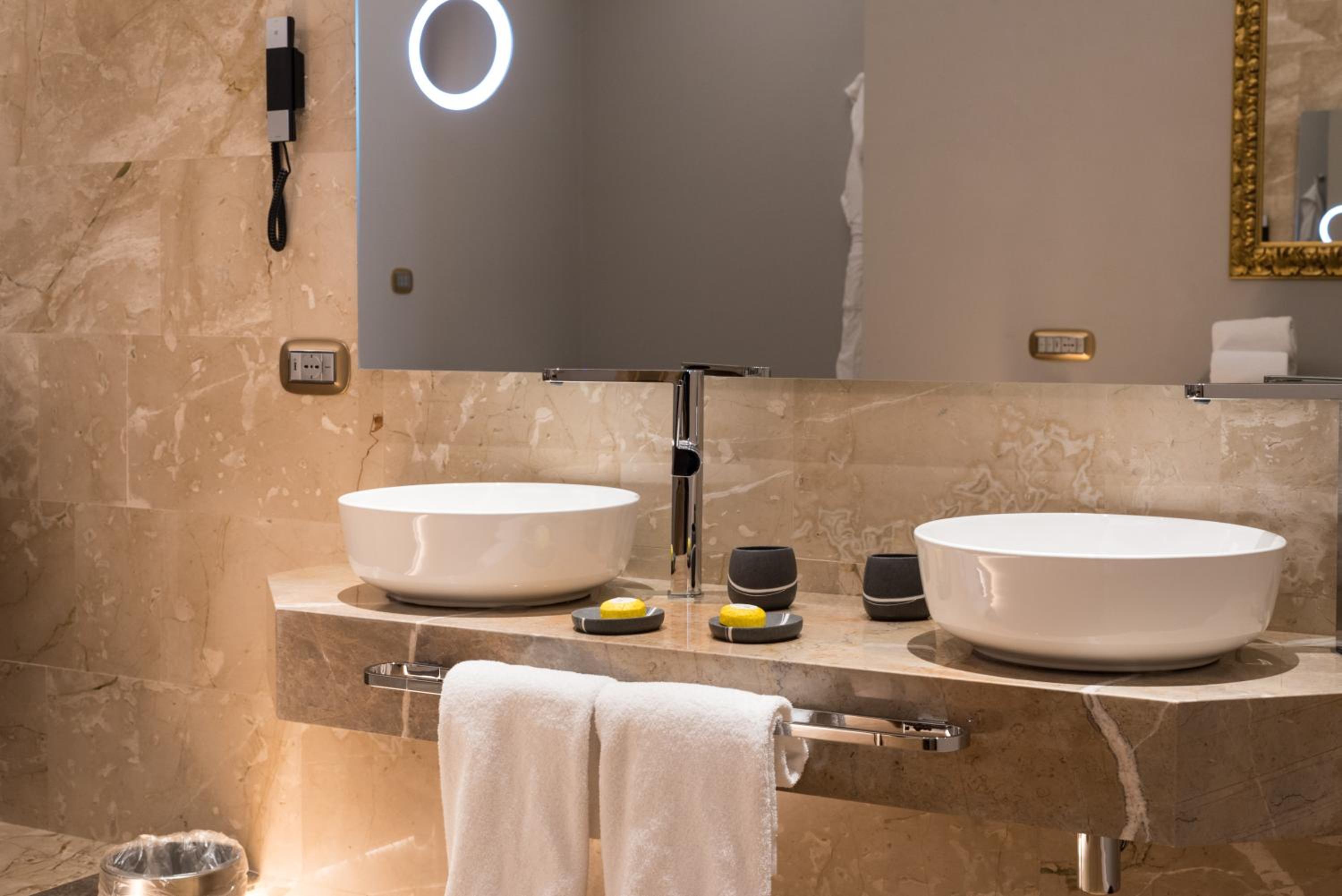Presidential Suite thumbnail 5