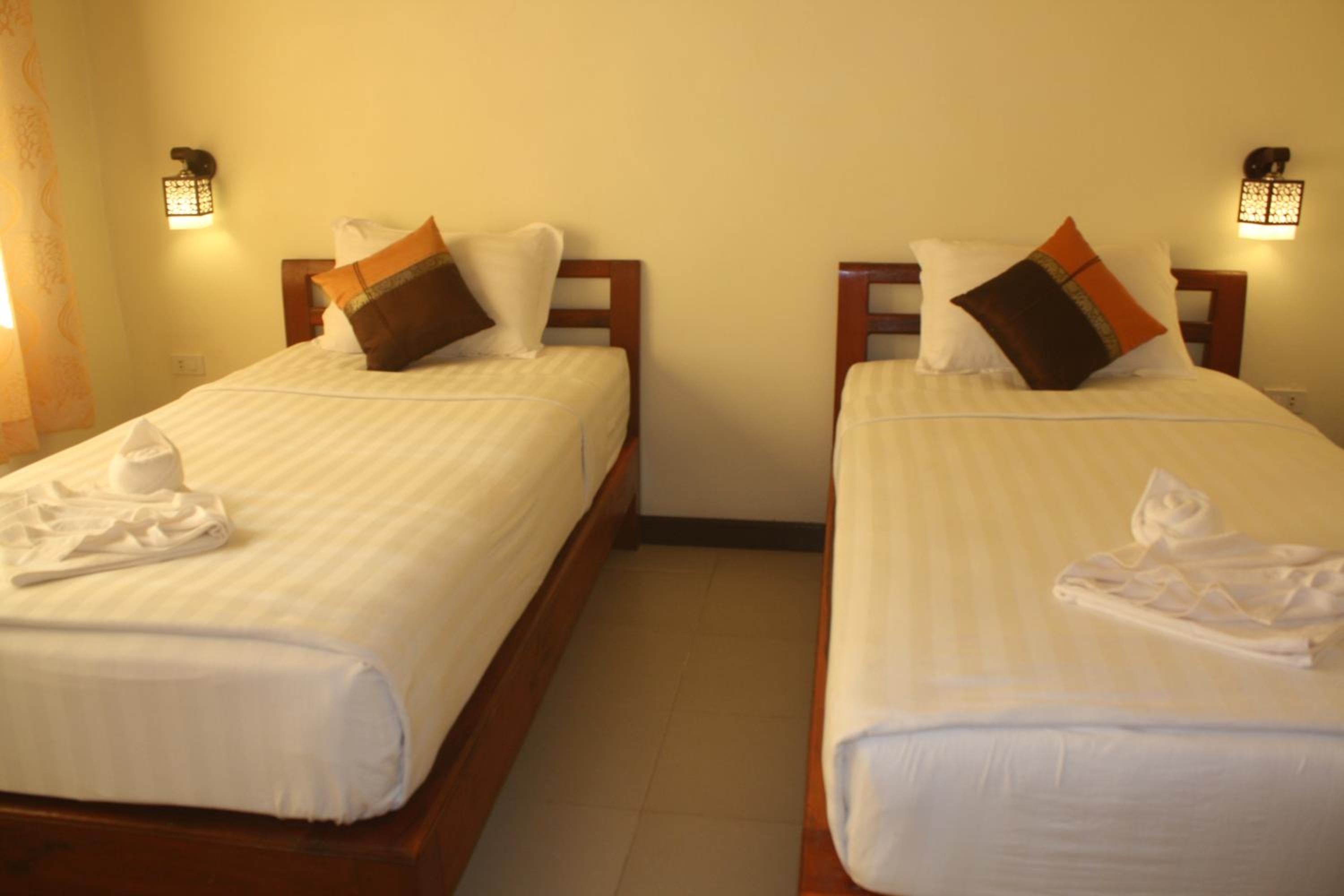 Standard Double or Twin Room - Photo 11