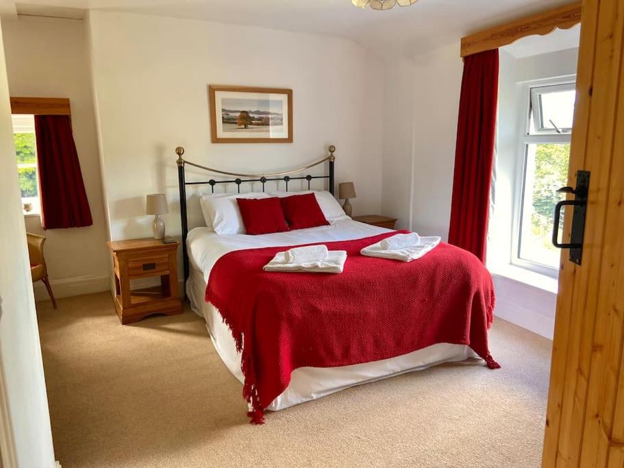 Three-Bedroom House photo 1