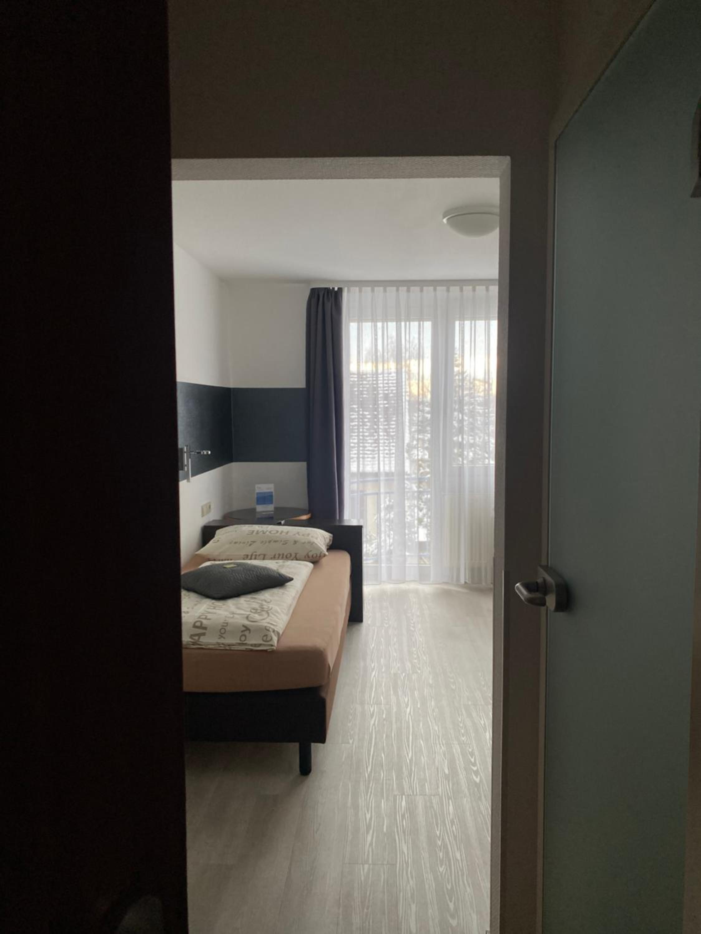 Apartment with Balcony photo 3