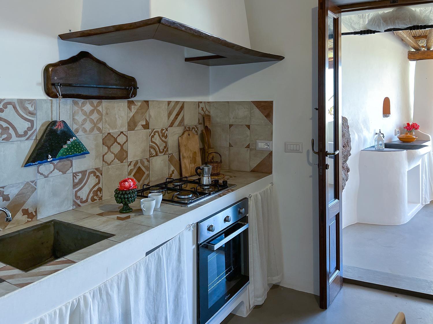 One-Bedroom House - Photo 2