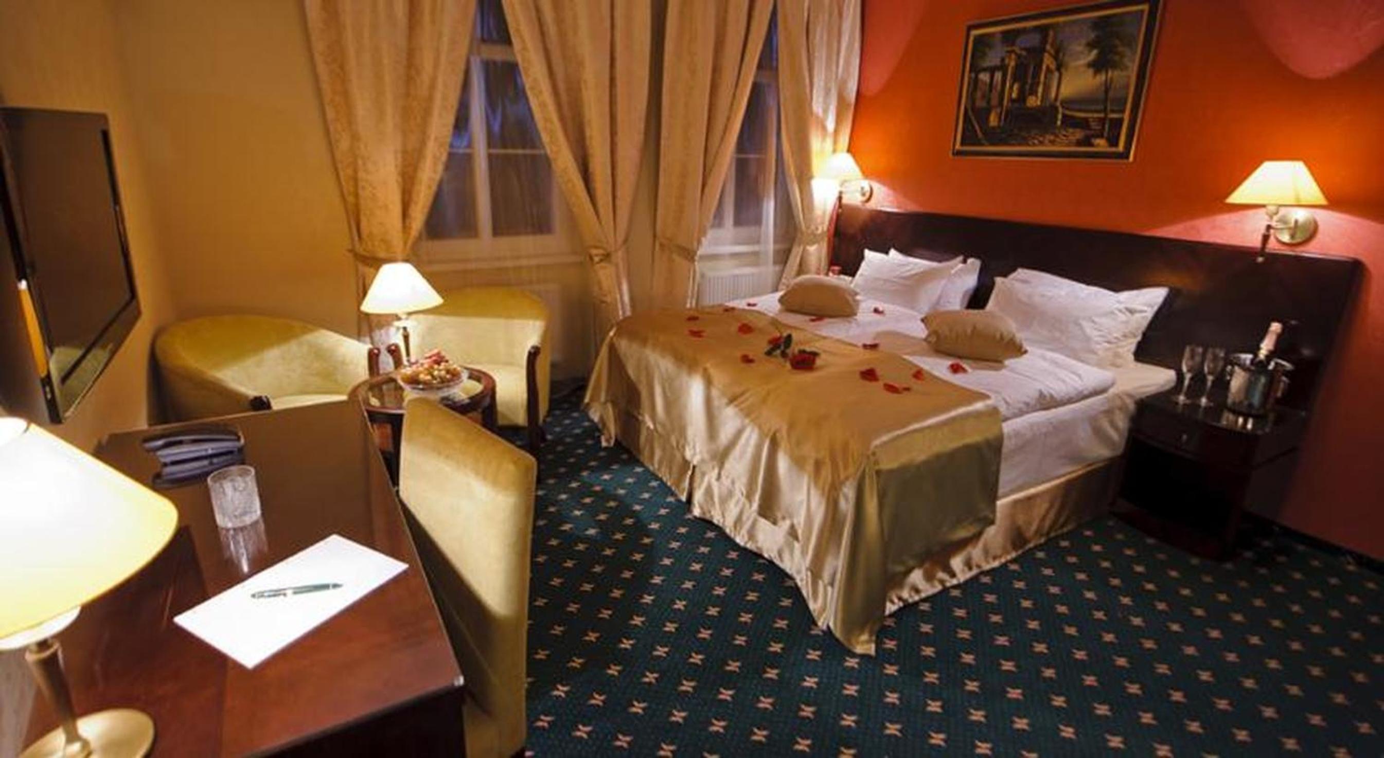 Standard Twin Room - Photo 3