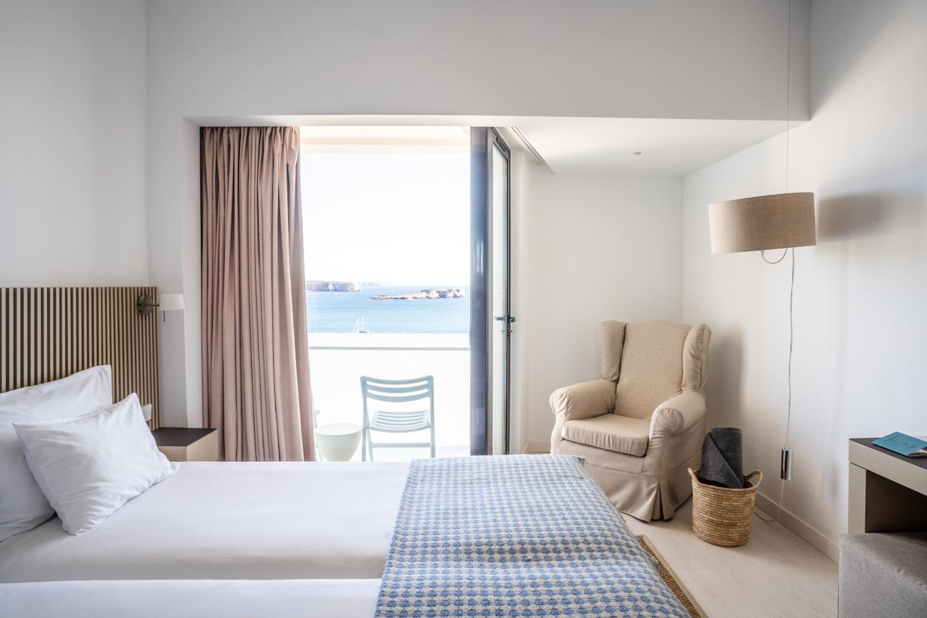 Suite with Front Sea View photo 1