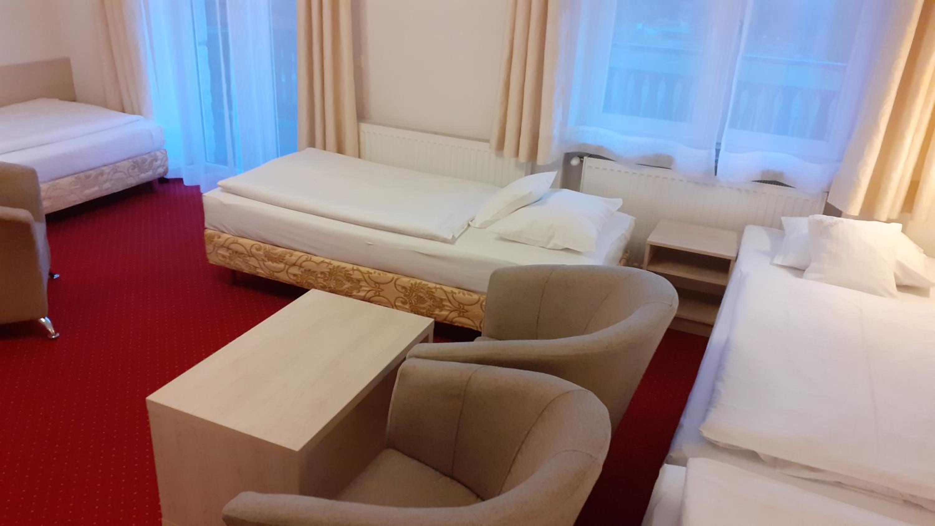 Quadruple Room With Balcony And Mountain View photo 3