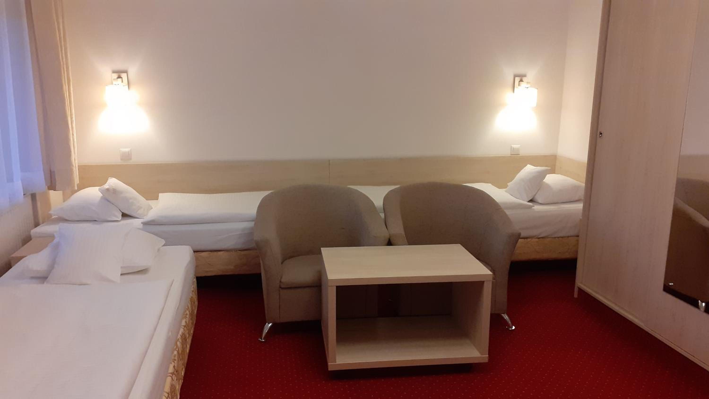 Quadruple Room With Balcony And Mountain View photo 2